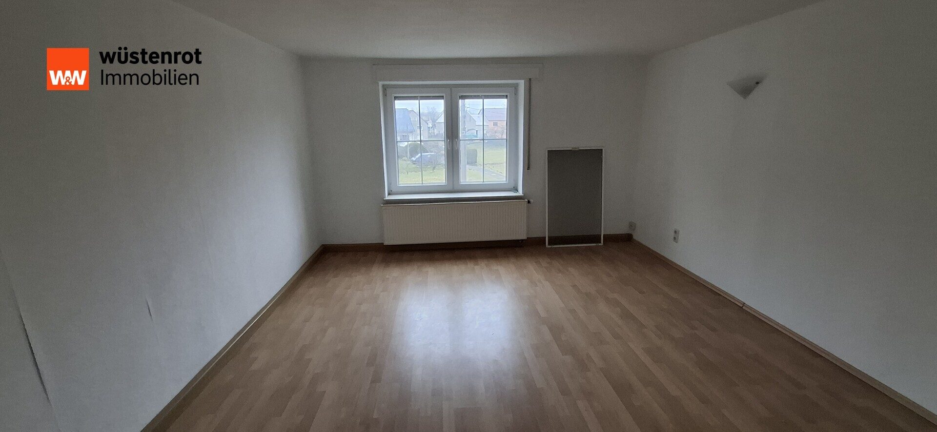 Immobilienangebot - Neukirch - Alle - Wohnhaus mit Nebengelass, Garagen und Verkau3fspavillon