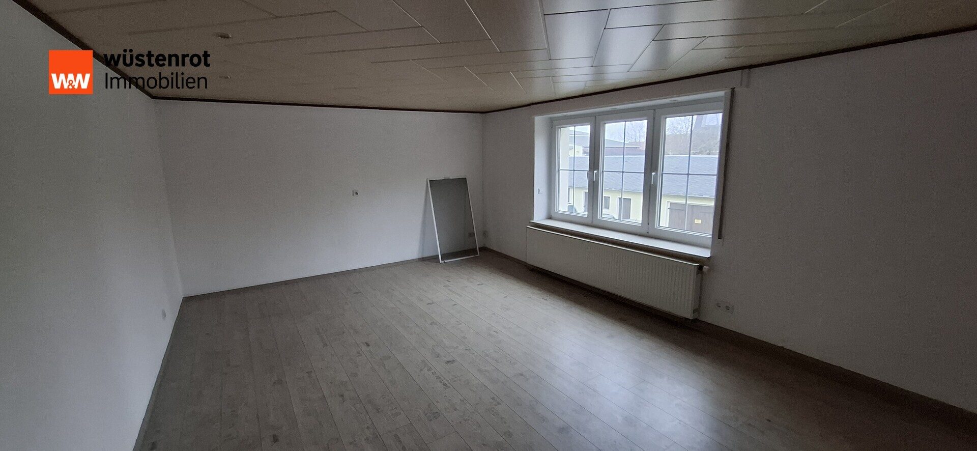 Immobilienangebot - Neukirch - Alle - Wohnhaus mit Nebengelass, Garagen und Verkau3fspavillon