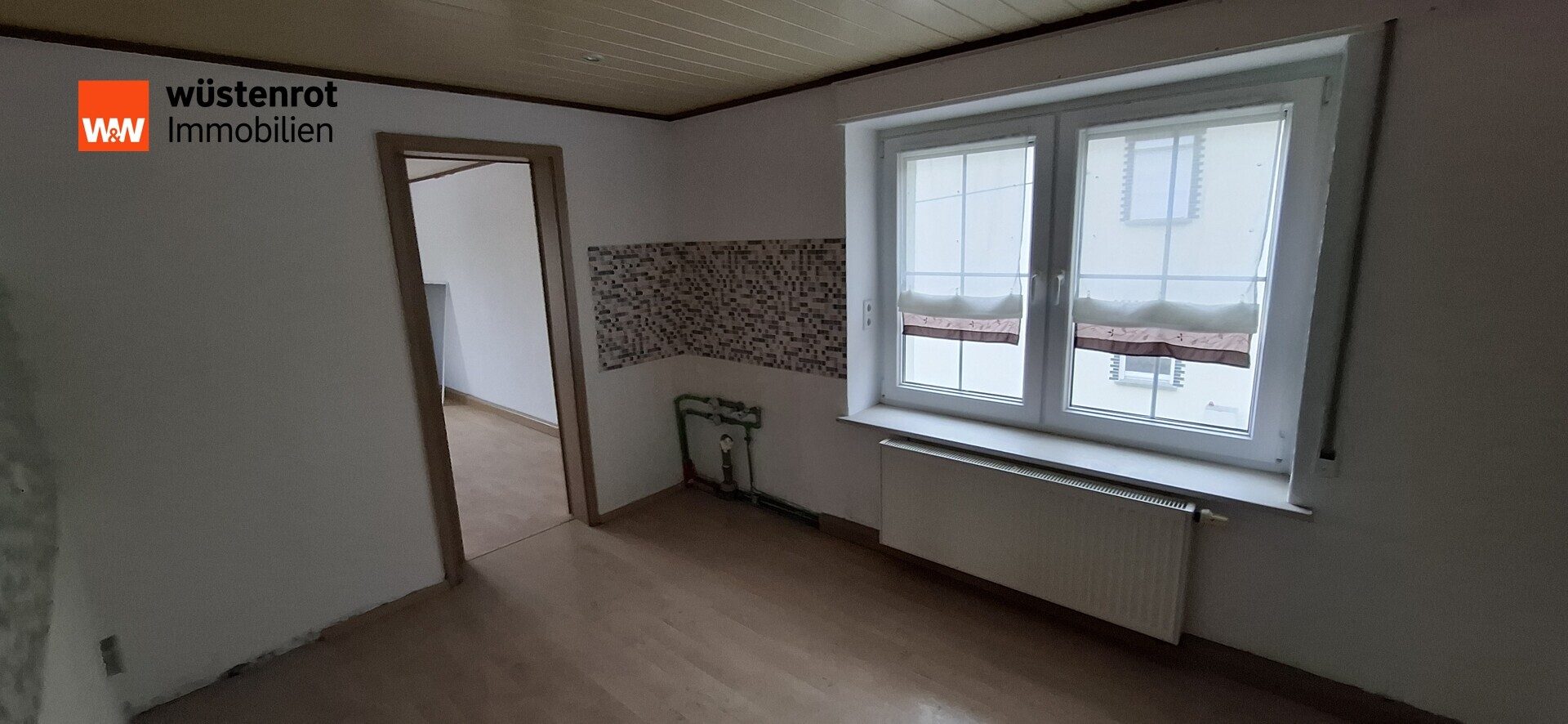 Immobilienangebot - Neukirch - Alle - Wohnhaus mit Nebengelass, Garagen und Verkau3fspavillon