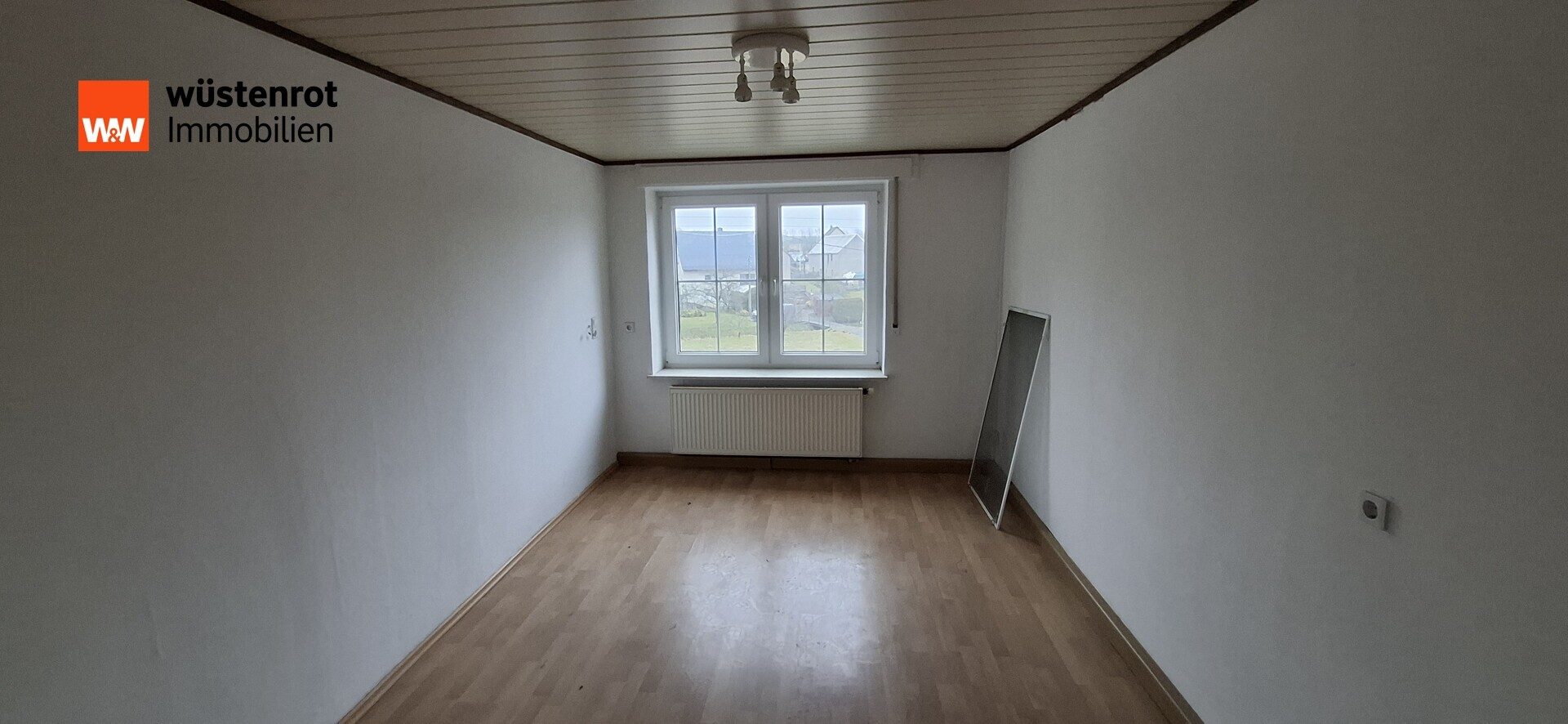 Immobilienangebot - Neukirch - Alle - Wohnhaus mit Nebengelass, Garagen und Verkau3fspavillon