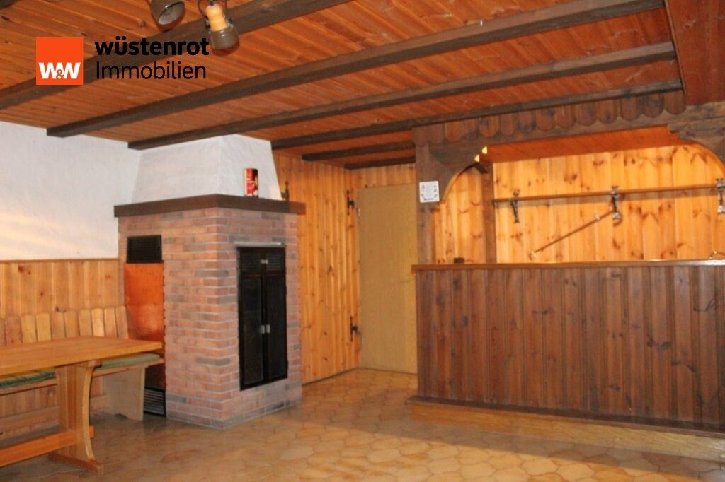 Immobilienangebot - Ostelsheim - Alle - Zweifamilienhaus mit Doppelgarage in ruhigem Wohngebiet und großem Garten
