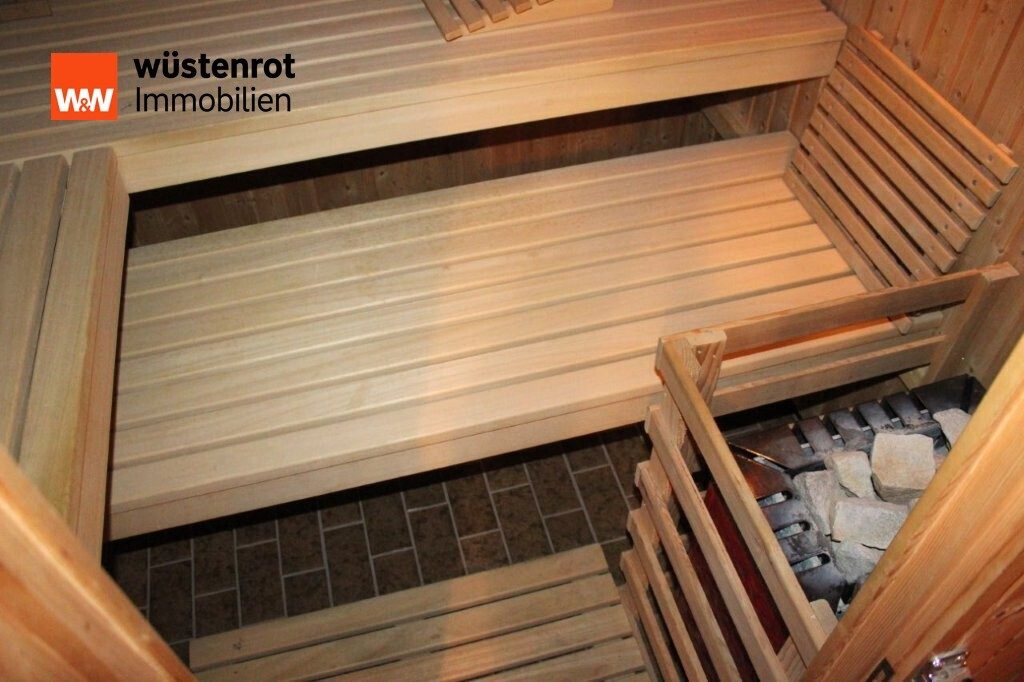 Immobilienangebot - Ostelsheim - Alle - Zweifamilienhaus mit Doppelgarage in ruhigem Wohngebiet und großem Garten