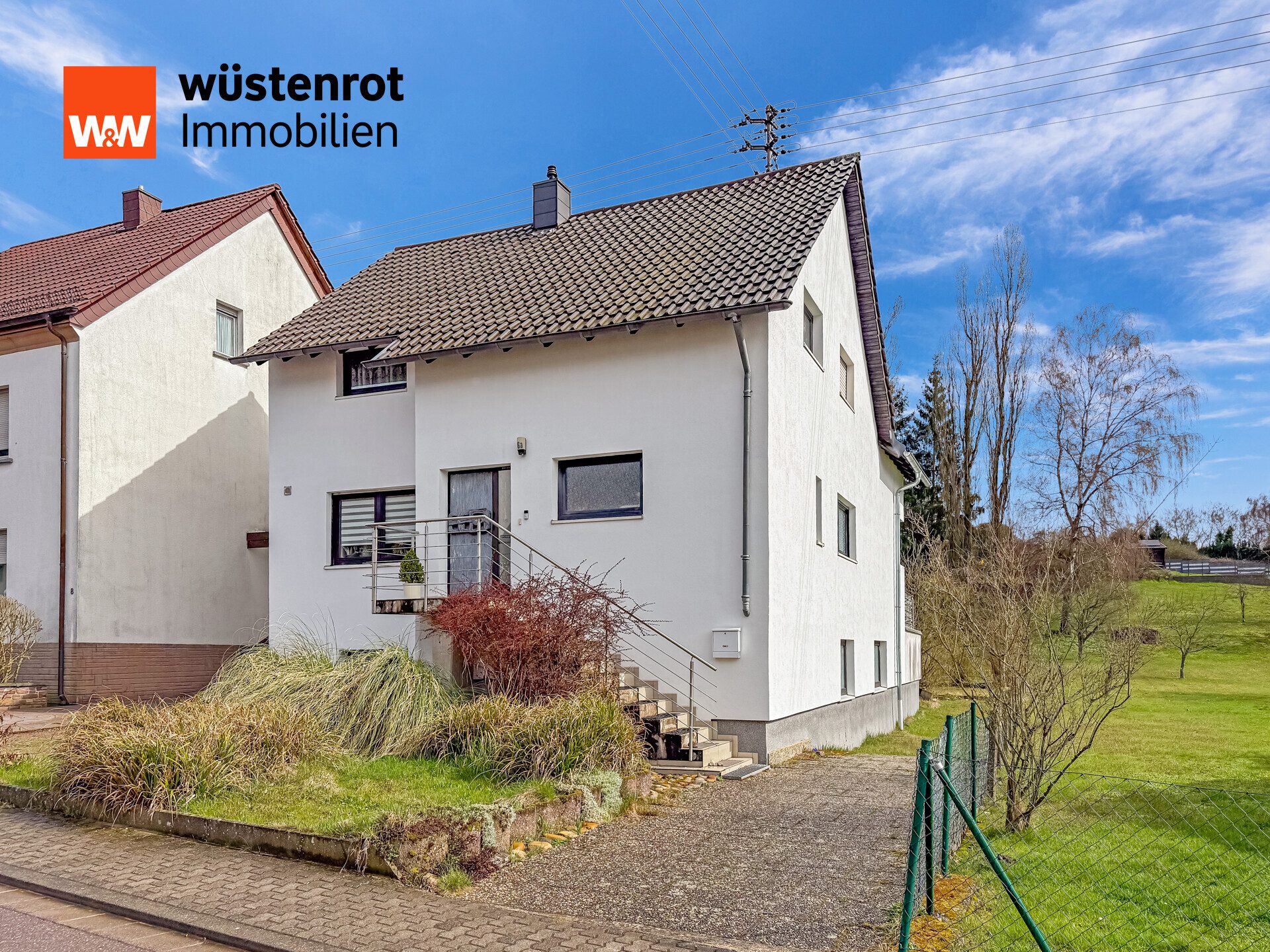 Immobilienangebot - Beckingen / Reimsbach - Alle - Schönes Einfamilienhaus mit zwei vermieteten Einheiten & zusätzlichem Ausbaupotenzial