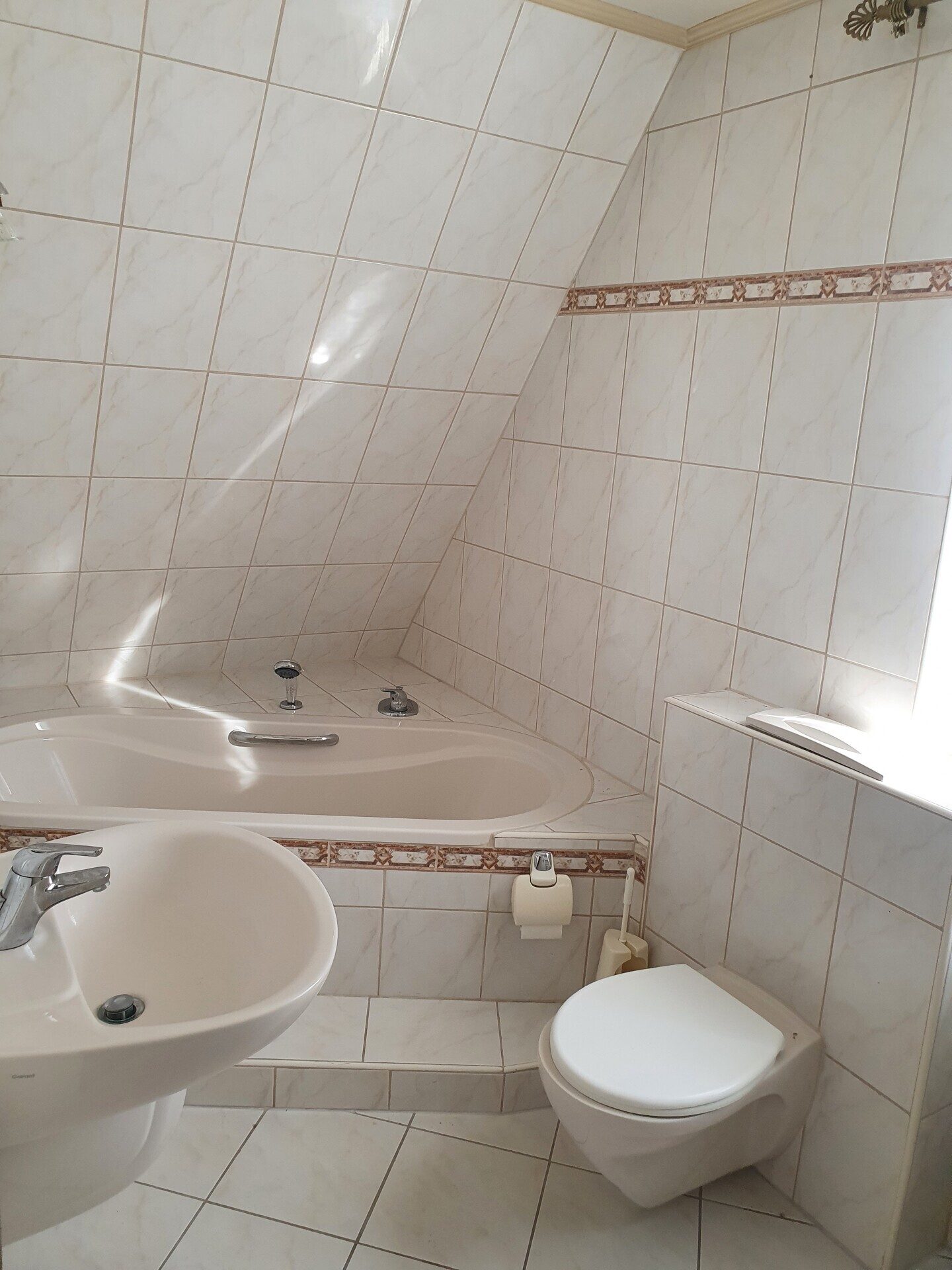 Immobilienangebot - Eckental - Alle - Ihr Projekt beginnt hier: 
Einfamilienhaus mit großem Grundstück und Perspektive
