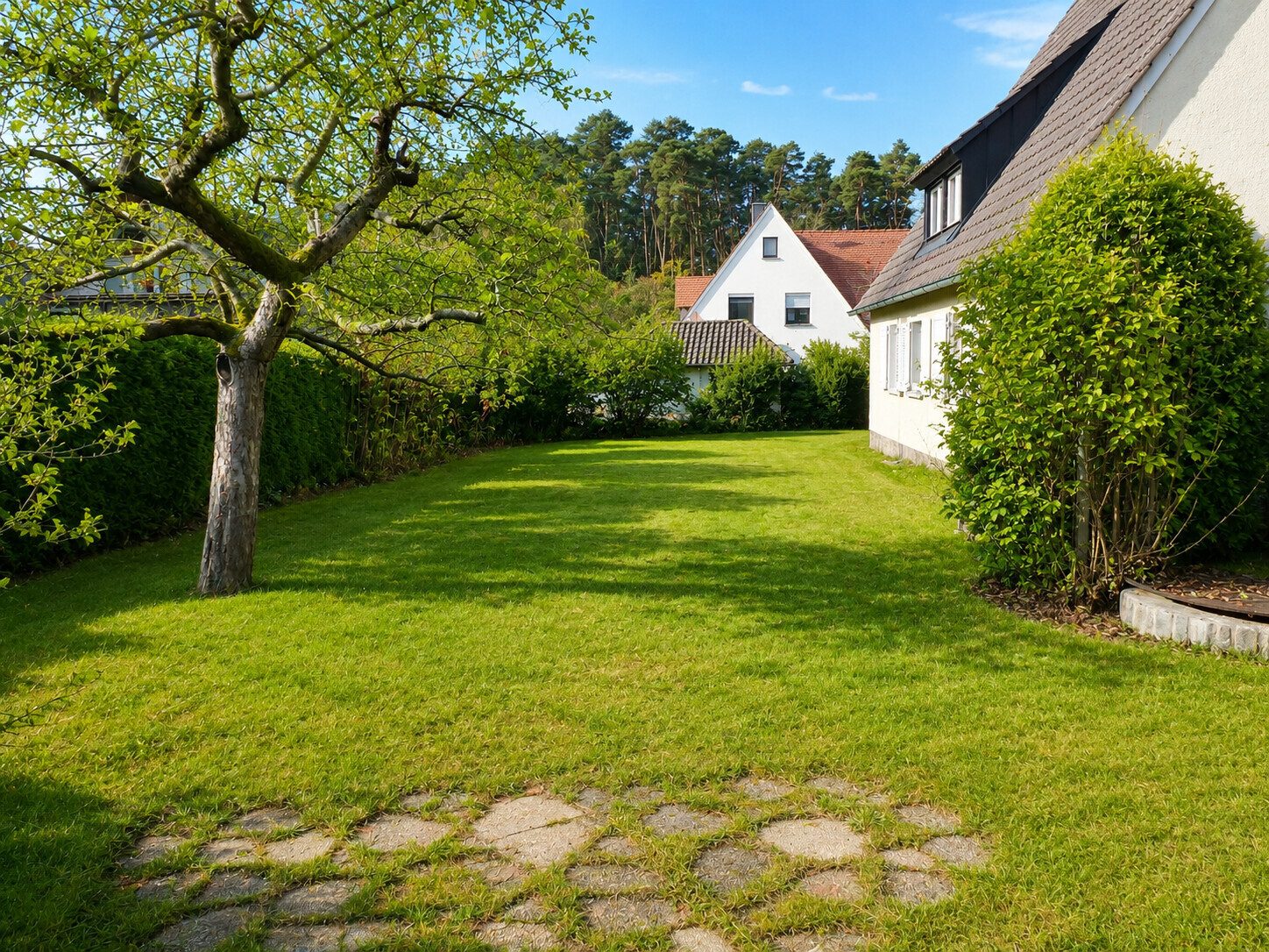 Immobilienangebot - Eckental - Alle - Ihr Projekt beginnt hier: 
Einfamilienhaus mit großem Grundstück und Perspektive