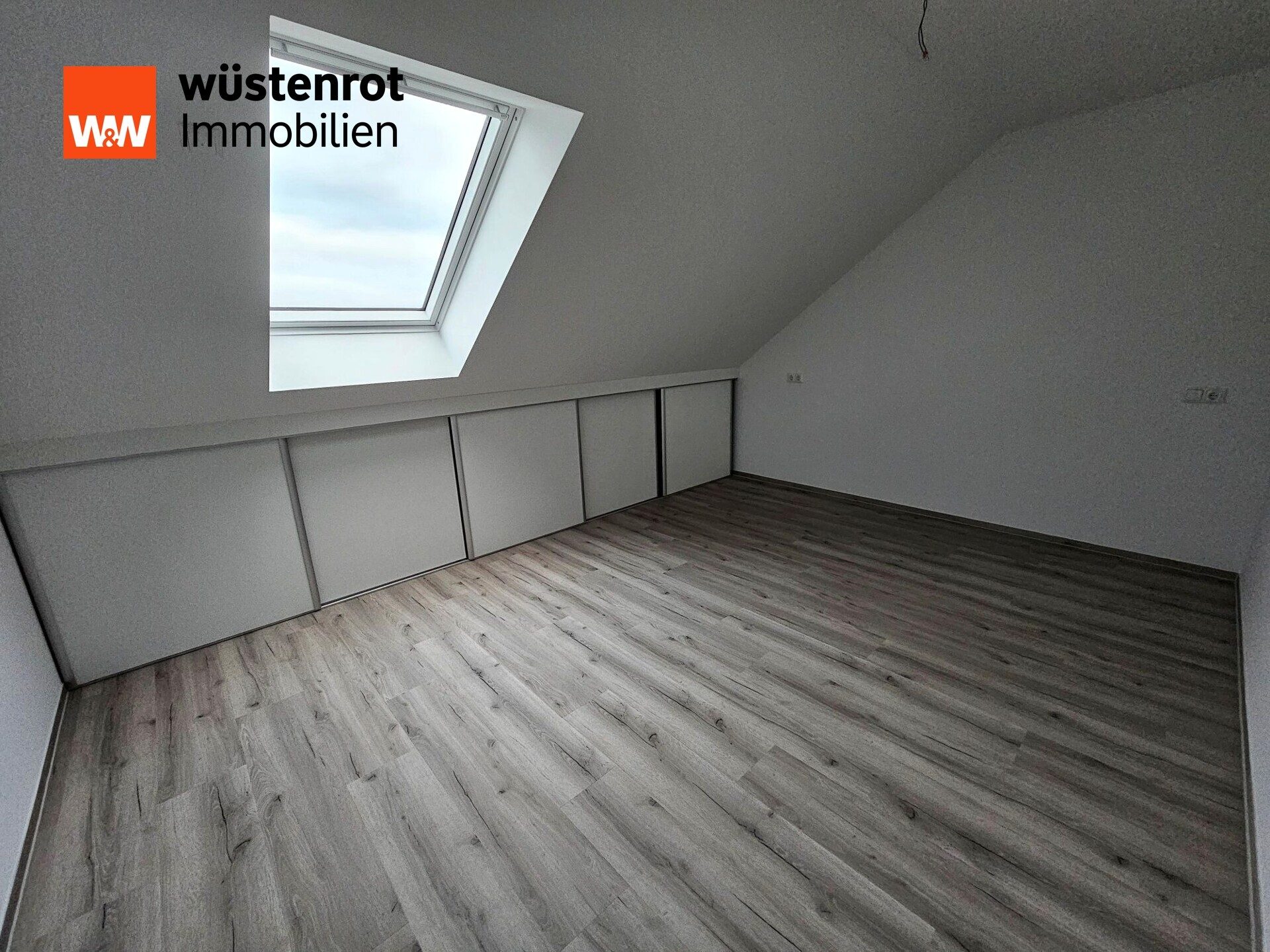 Immobilienangebot - Lahntal / Sterzhausen - Alle - Großzügige moderne 5-Zimmerwohnung mit Komfort und Dachterrasse in Lahntal-Sterzhausen