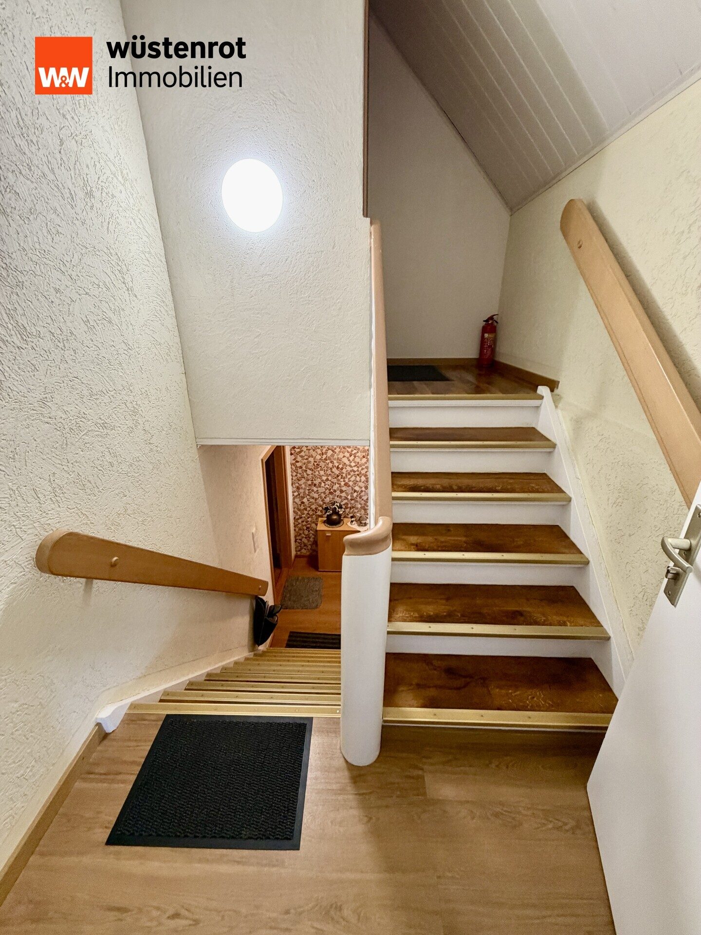 Immobilienangebot - Hohnhorst / Ohndorf - Alle - Aus 2 mach 3 - TOP gepflegtes 2 Familienhaus mir DREI Wohnungen (Rückbau möglich)