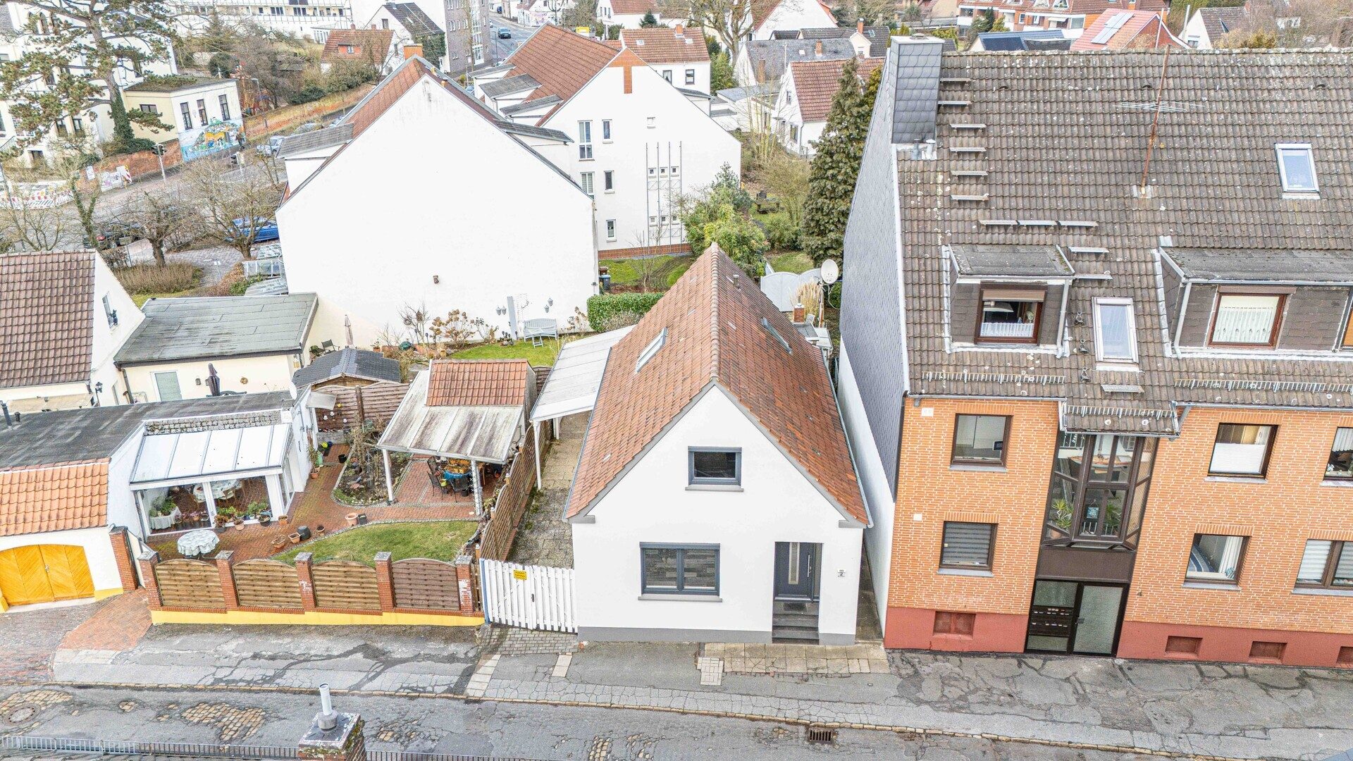 Immobilienangebot - Bremen - Alle - Charmantes Einfamilienhaus mit 3 Zimmern und 2 Bädern – modernisiert & sofort verfügbar