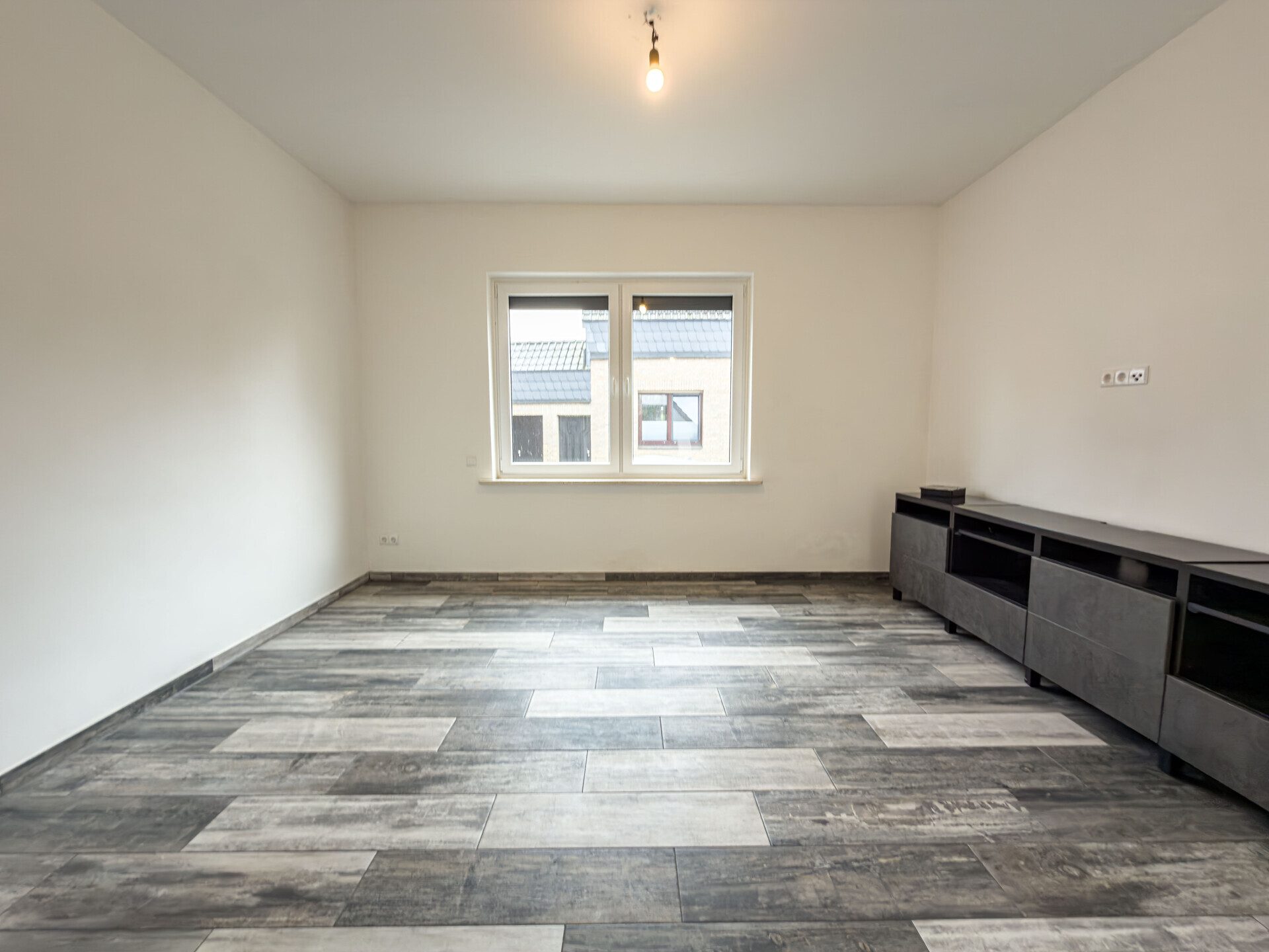 Immobilienangebot - Bremen - Alle - Charmantes Einfamilienhaus mit 3 Zimmern und 2 Bädern – modernisiert & sofort verfügbar