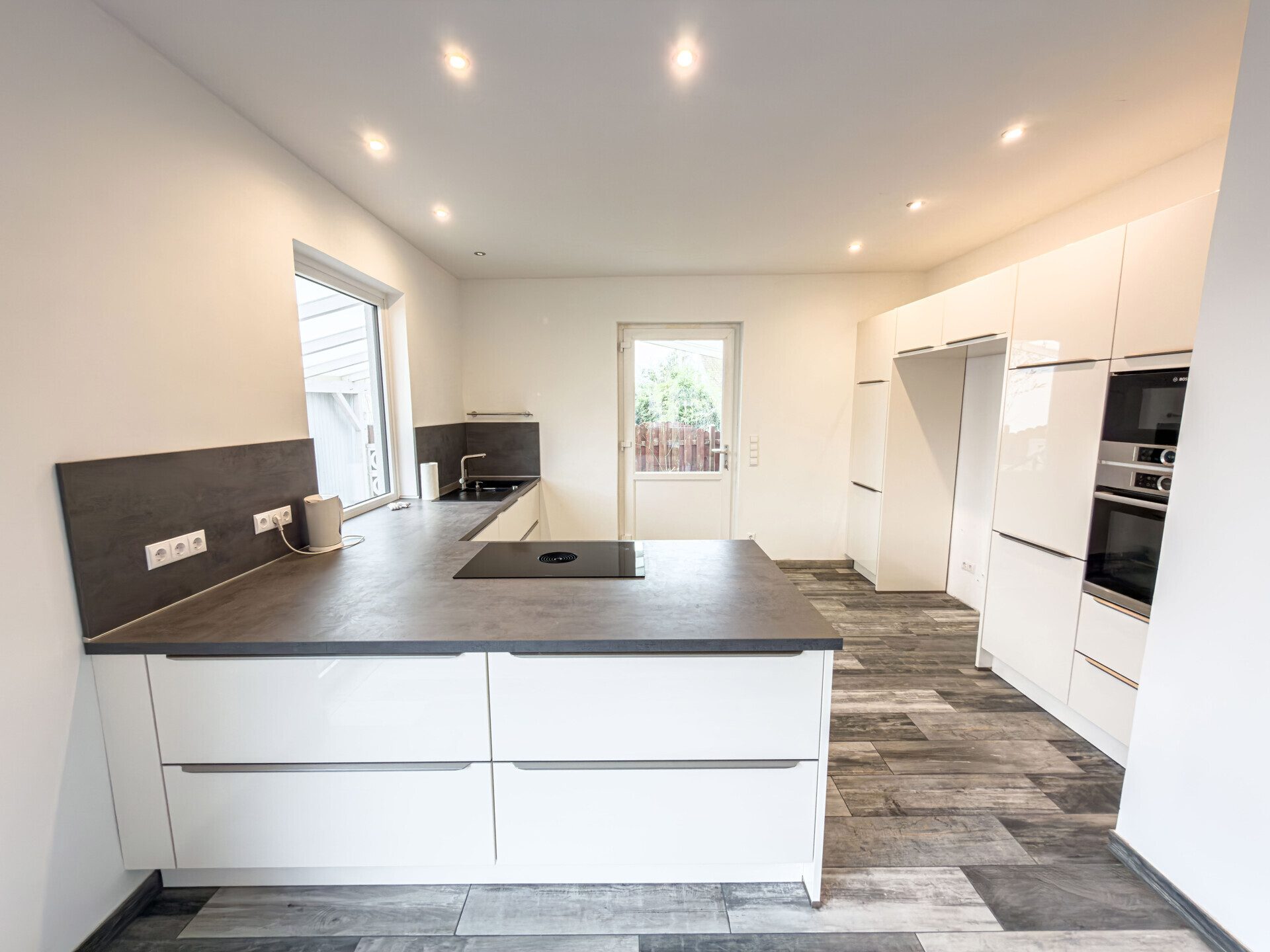 Immobilienangebot - Bremen - Alle - Charmantes Einfamilienhaus mit 3 Zimmern und 2 Bädern – modernisiert & sofort verfügbar