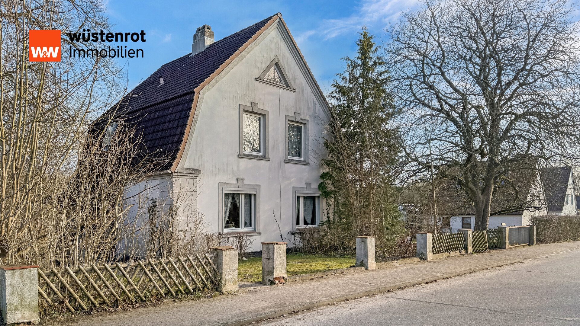 Immobilienangebot - Wankendorf - Alle - Charmantes Einfamilienhaus mit Mansardendach und großem Garten