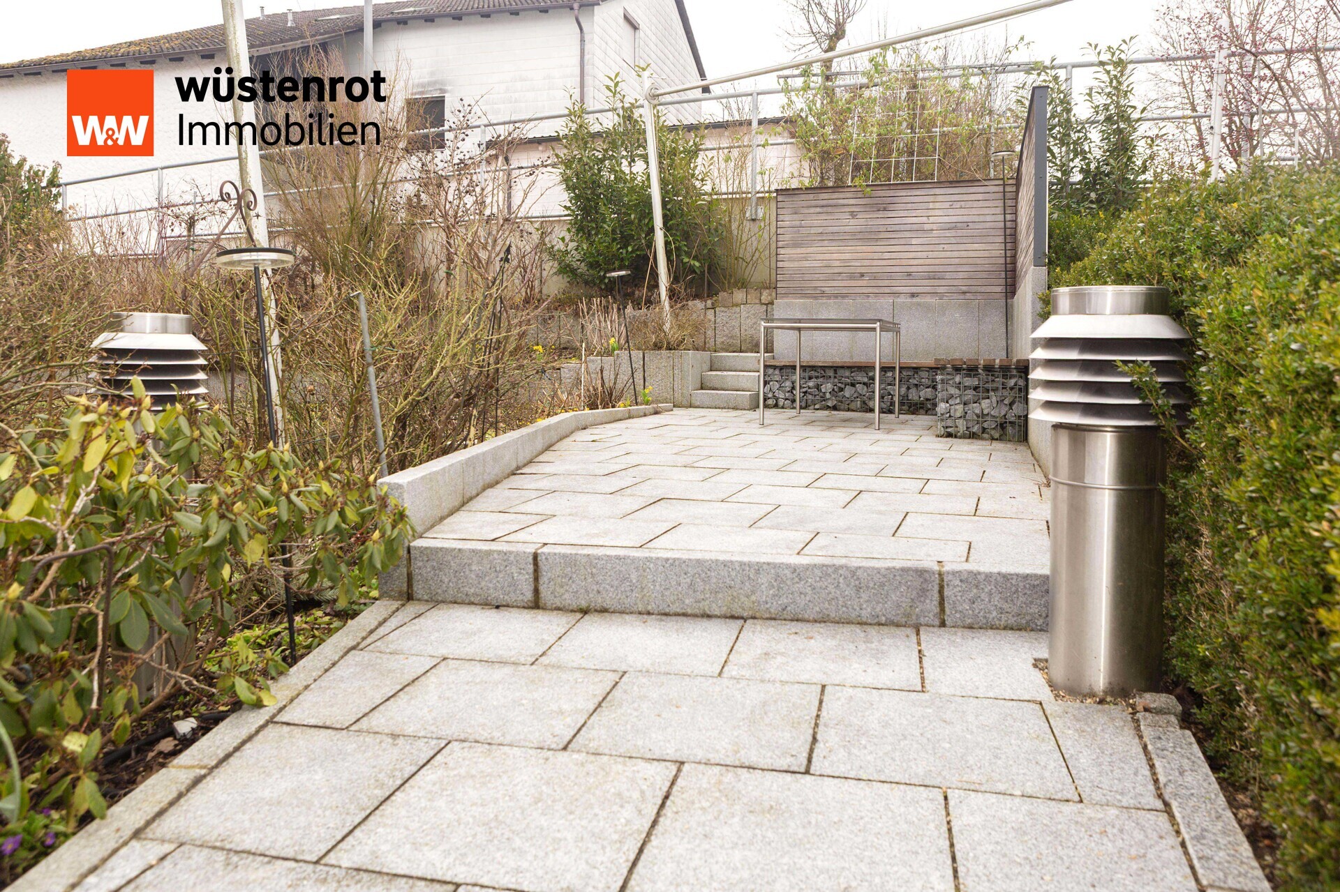 Immobilienangebot - Pfaffenhofen an der Ilm / Affalterbach - Alle - Mit A+ energetisch top! Modernes Familienhaus mit großer Einliegerwohnung und Pool