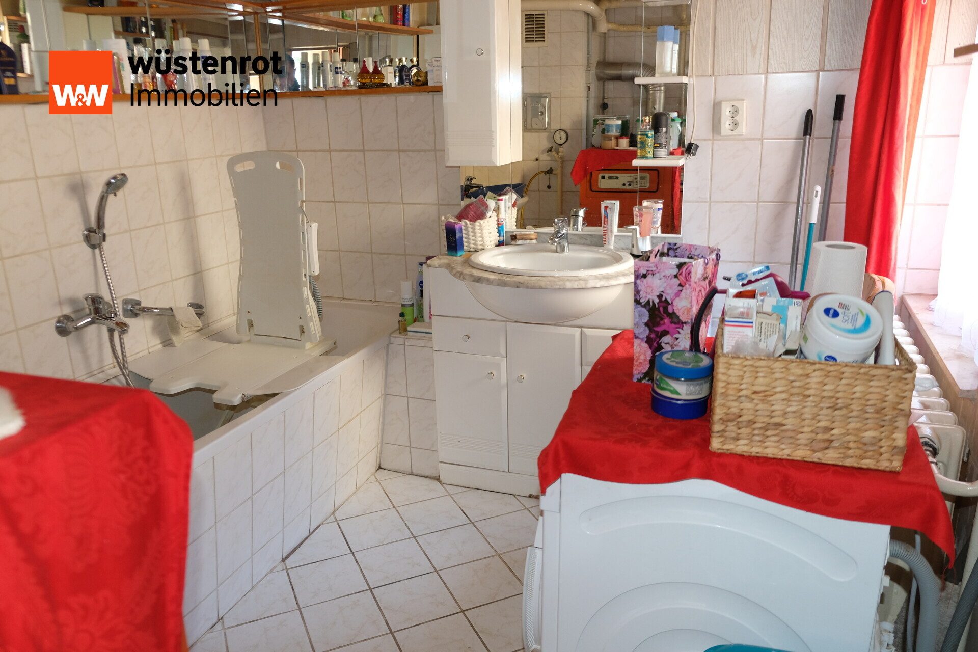 Immobilienangebot - Aue - Alle - Sonniges EFH mit Weitblick & 3 Garagen – Ihr neues Zuhause in Aue