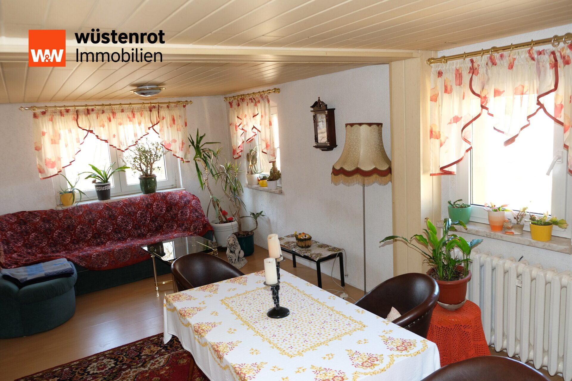 Immobilienangebot - Aue - Alle - Sonniges EFH mit Weitblick & 3 Garagen – Ihr neues Zuhause in Aue