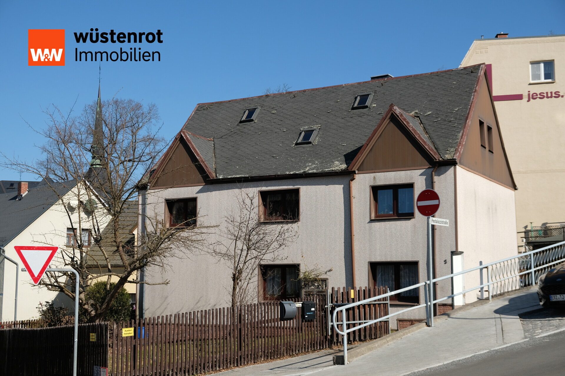 Immobilienangebot - Aue - Alle - Sonniges EFH mit Weitblick & 3 Garagen – Ihr neues Zuhause in Aue