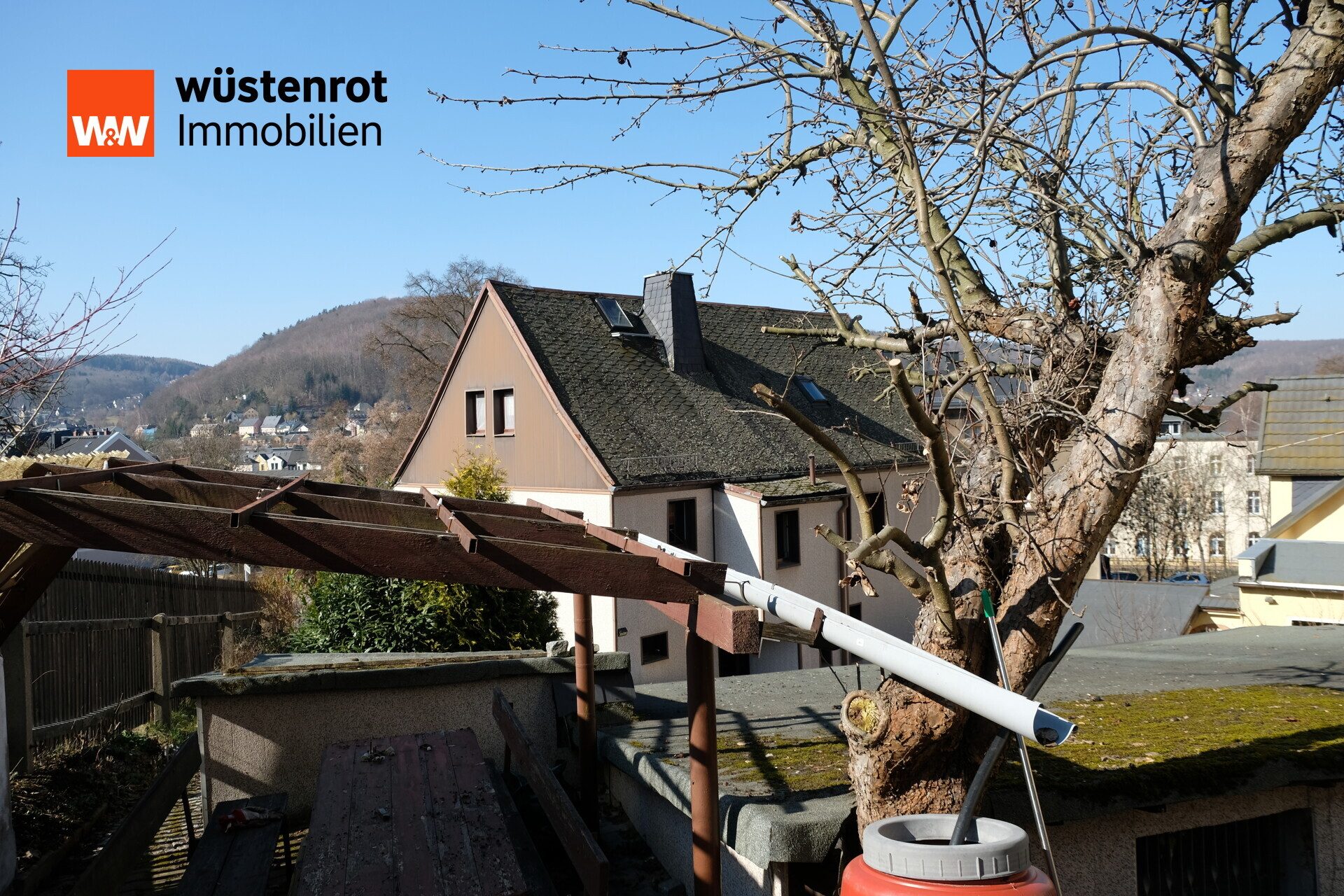 Immobilienangebot - Aue - Alle - Sonniges EFH mit Weitblick & 3 Garagen – Ihr neues Zuhause in Aue