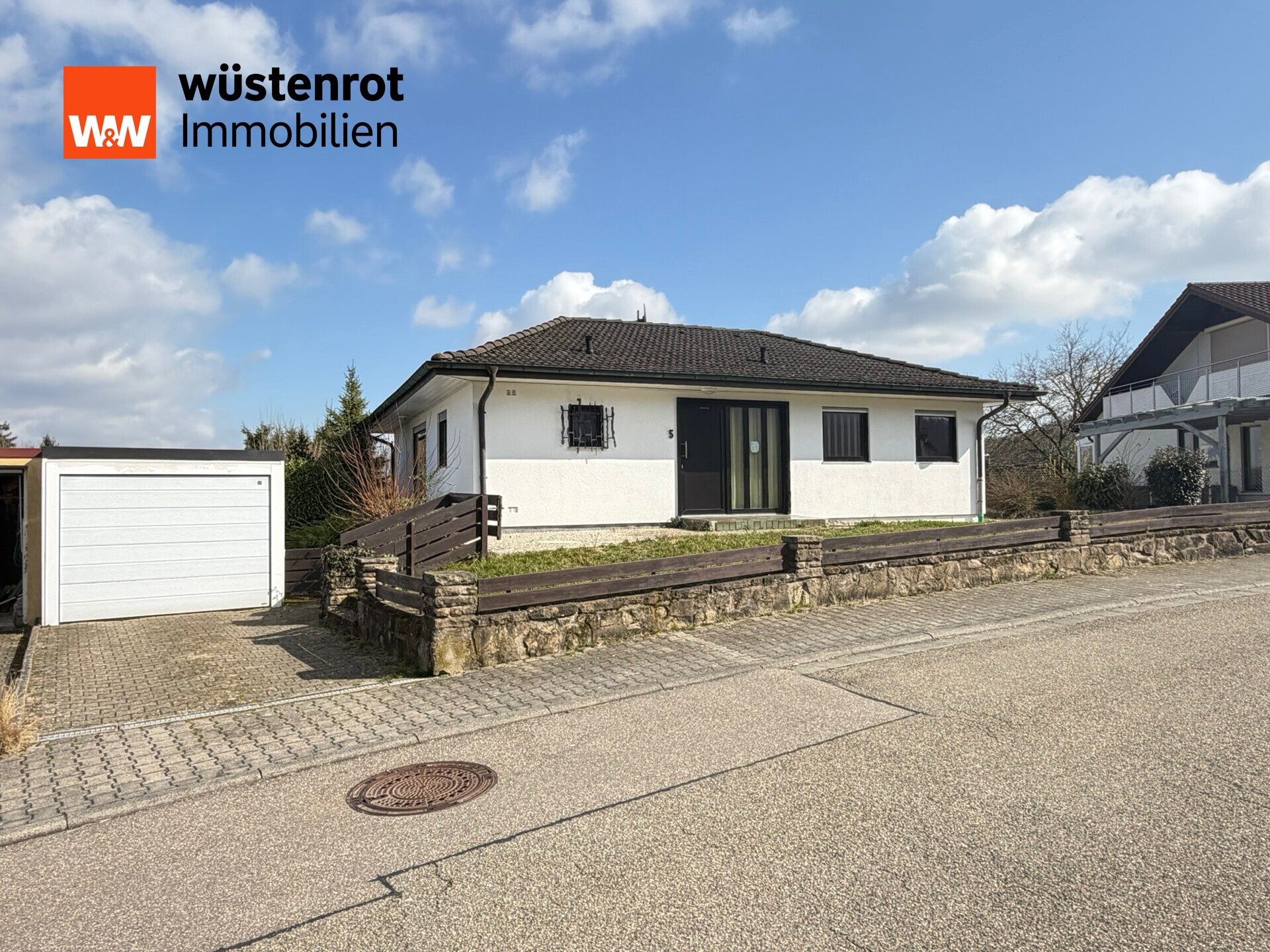 Immobilienangebot - Sinsheim / Dühren - Alle - Perfekter Bungalow in angenehmer Lage in Sinsheim-Dühren!