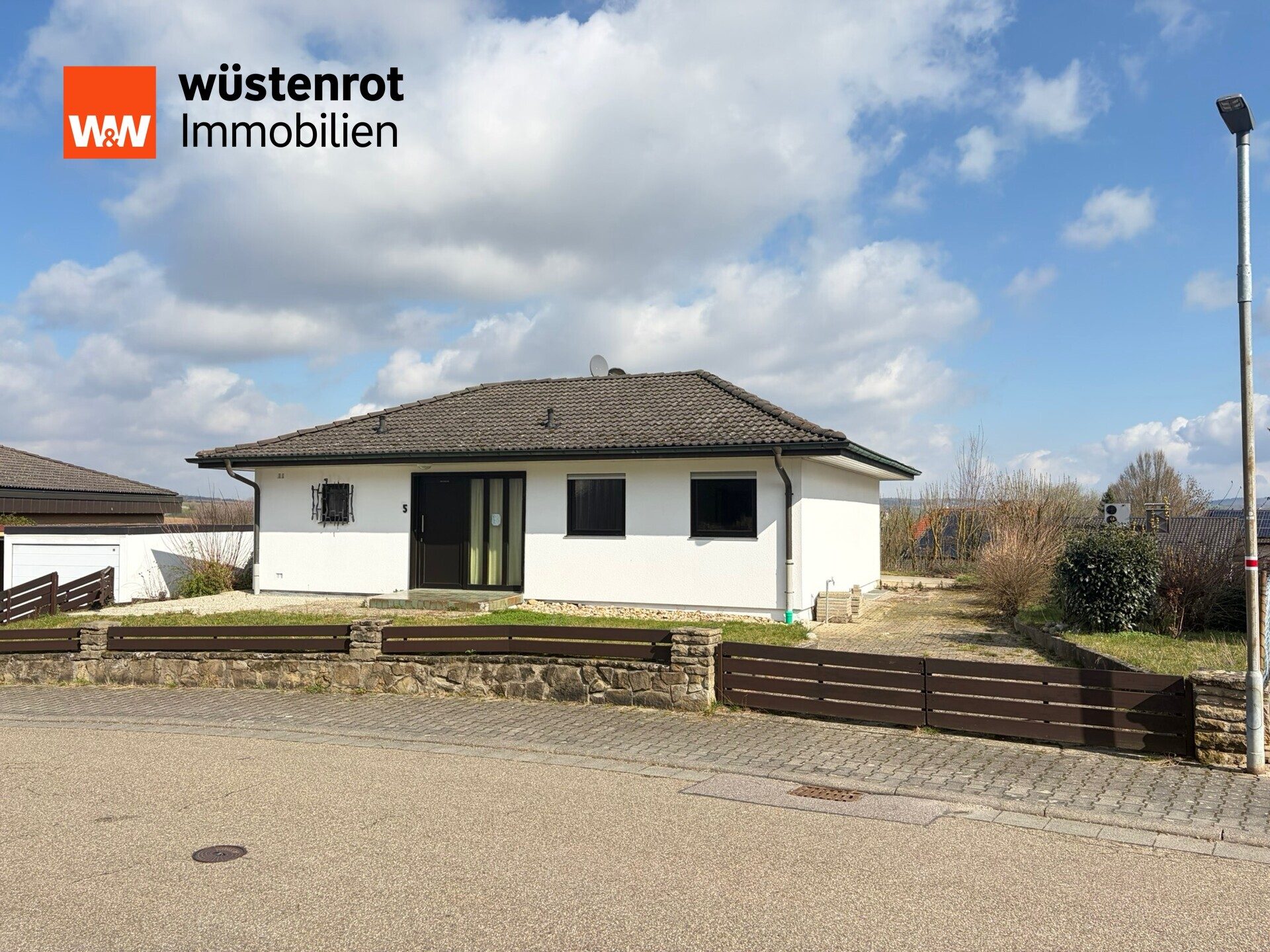 Immobilienangebot - Sinsheim / Dühren - Alle - Perfekter Bungalow in angenehmer Lage in Sinsheim-Dühren!