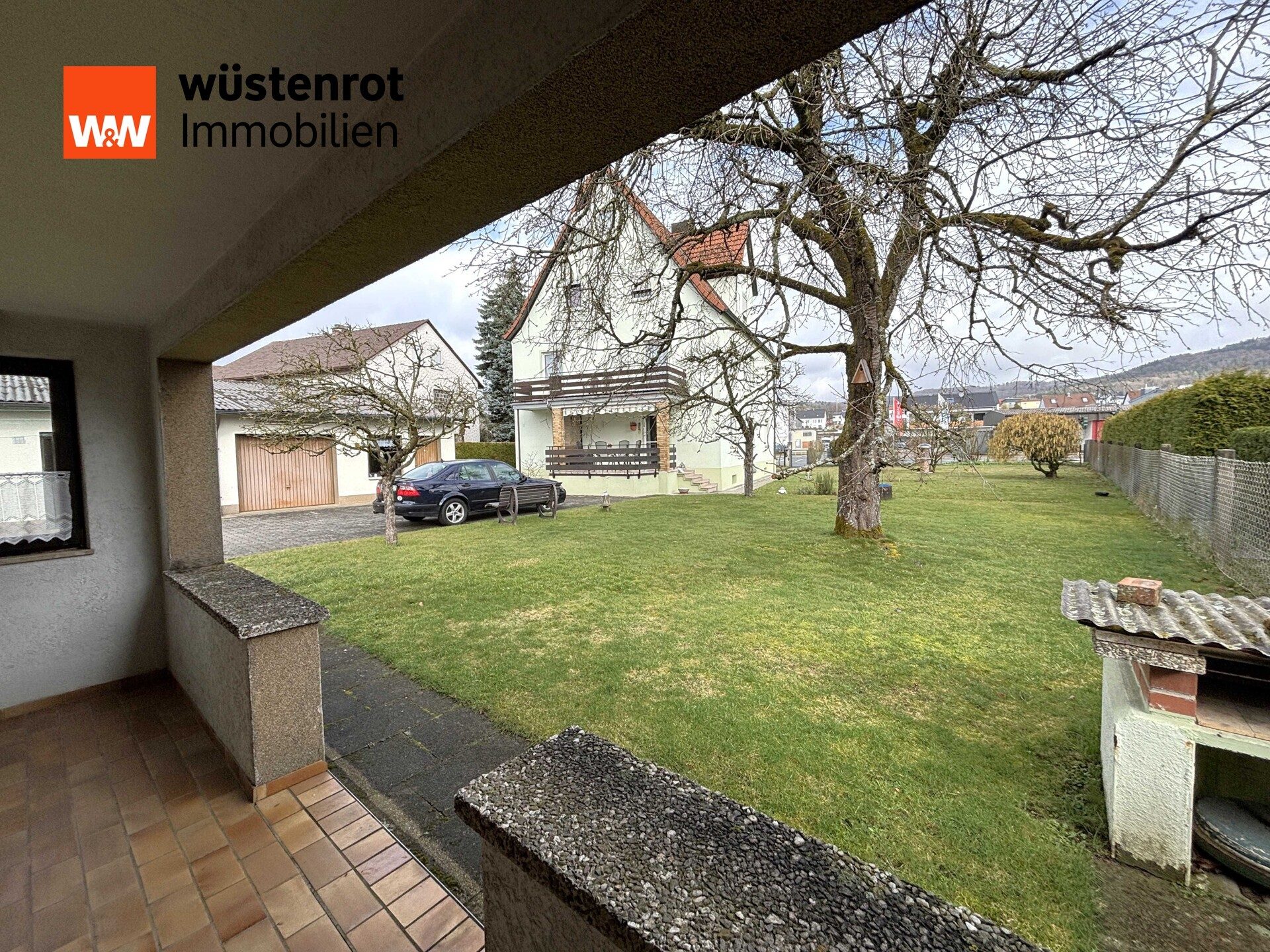 Immobilienangebot - Reichenschwand - Alle - Gepflegtes Mehrfamilienhaus, mit 5 Garagen, 
Nebengebäude und 1233 m² großem Grundstück