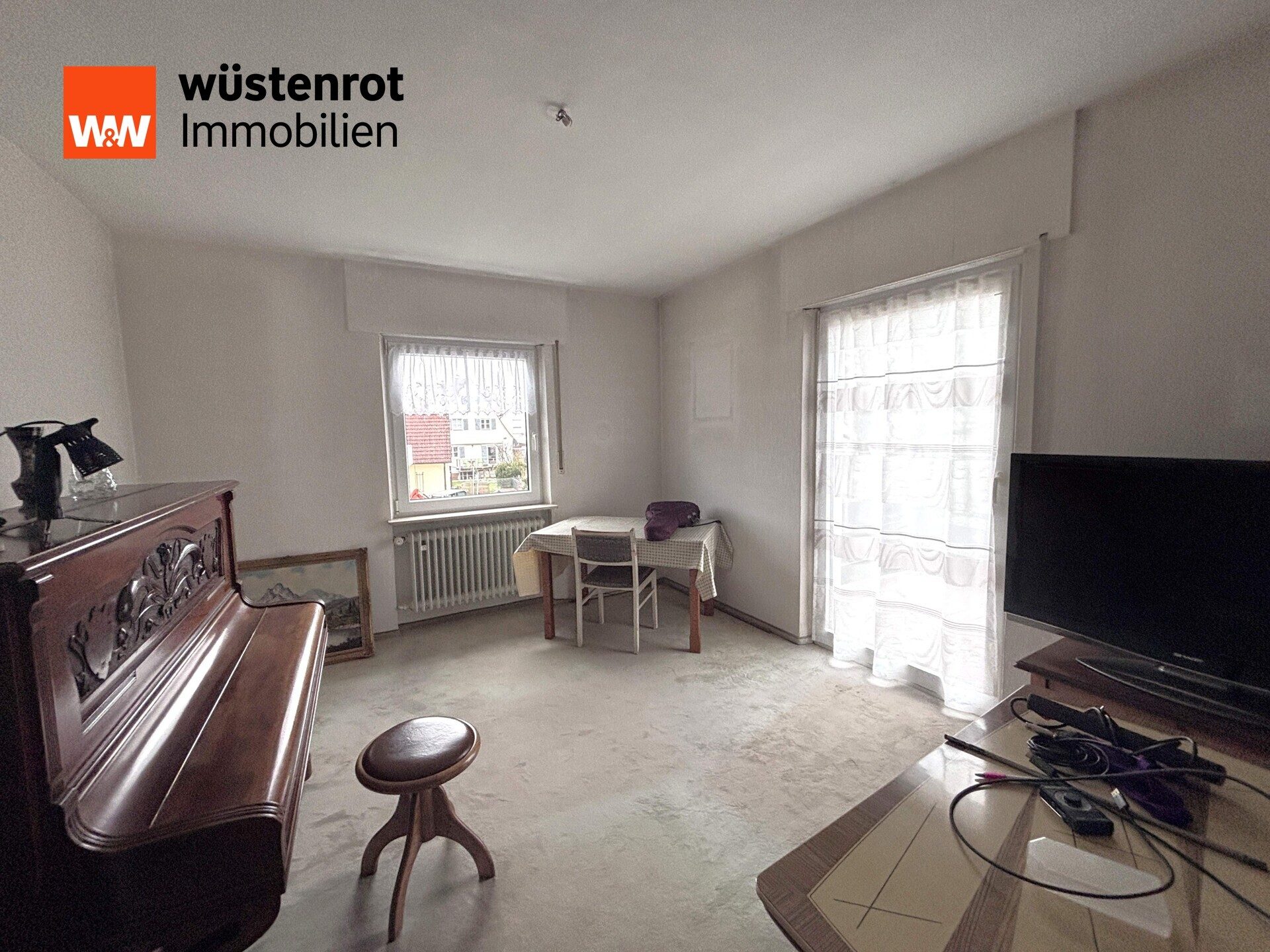 Immobilienangebot - Reichenschwand - Alle - Gepflegtes Mehrfamilienhaus, mit 5 Garagen, 
Nebengebäude und 1233 m² großem Grundstück