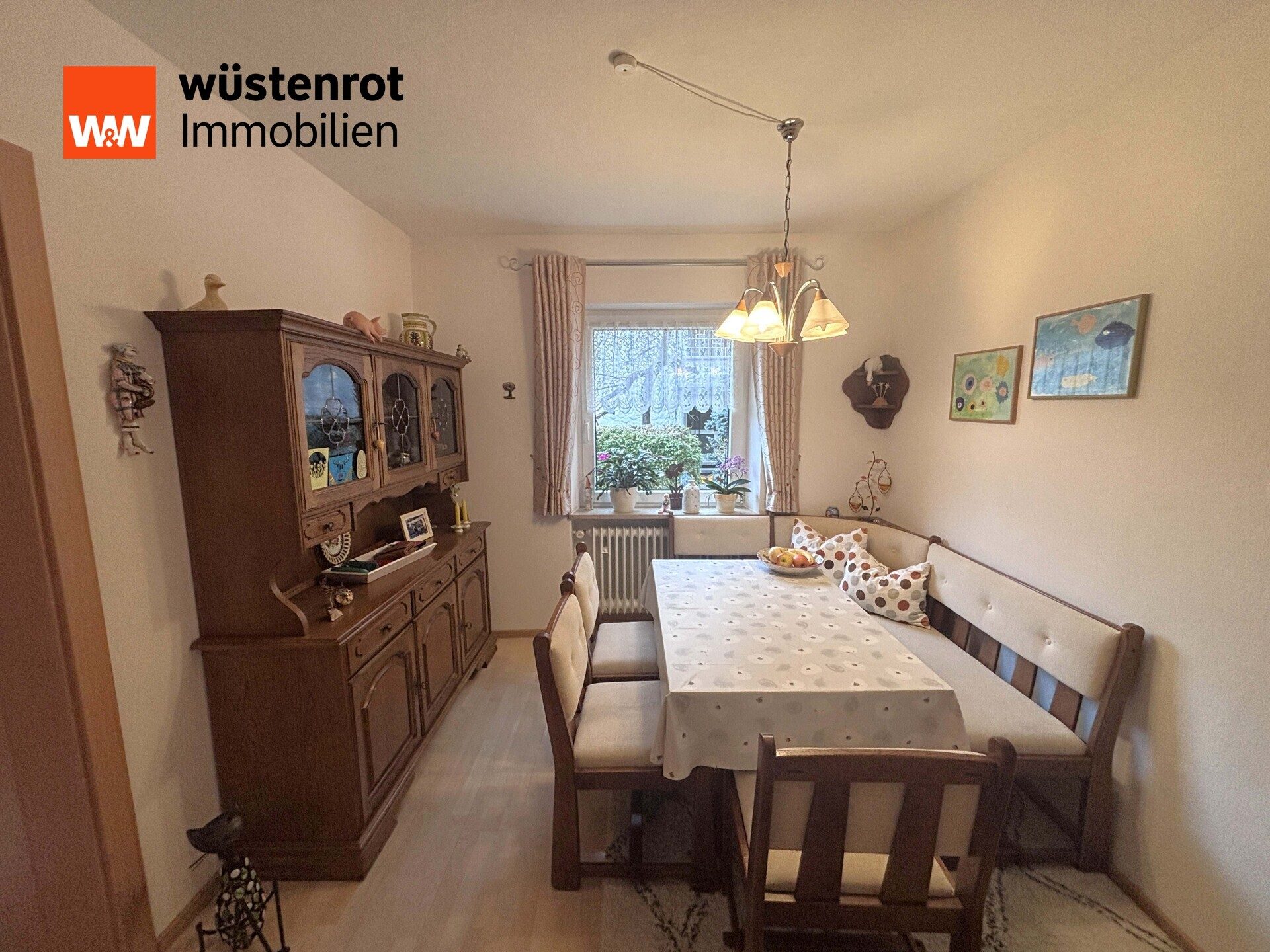 Immobilienangebot - Reichenschwand - Alle - Gepflegtes Mehrfamilienhaus, mit 5 Garagen, 
Nebengebäude und 1233 m² großem Grundstück
