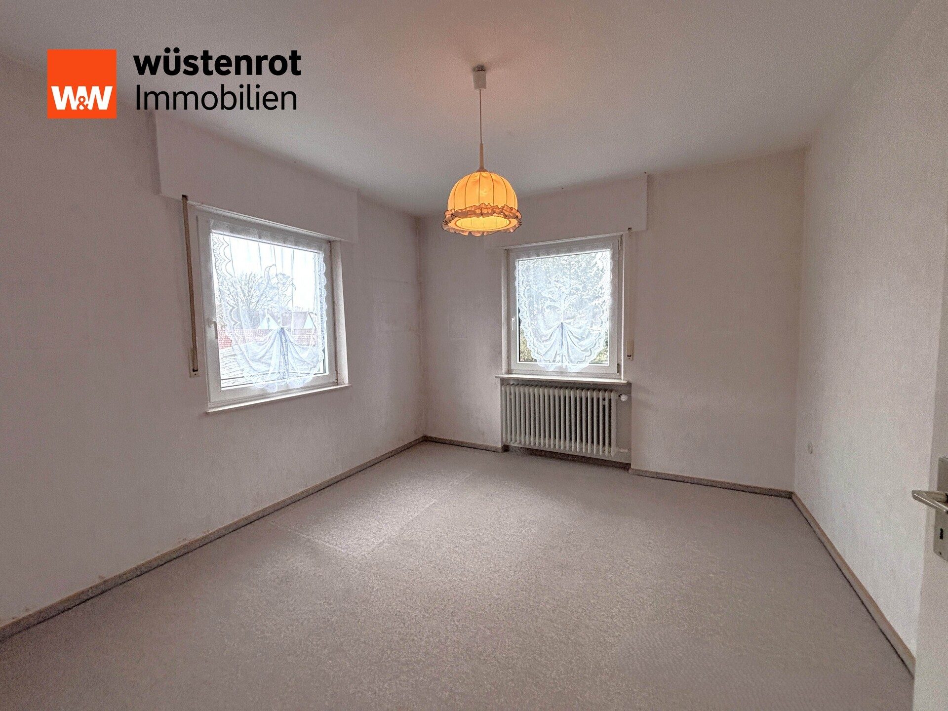 Immobilienangebot - Reichenschwand - Alle - Gepflegtes Mehrfamilienhaus, mit 5 Garagen, 
Nebengebäude und 1233 m² großem Grundstück