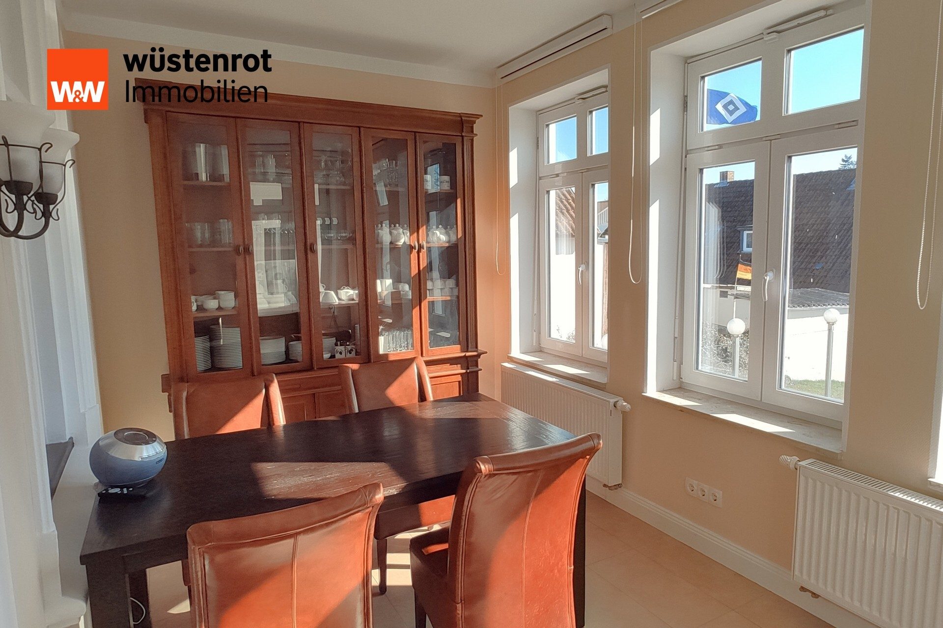 Immobilienangebot - Süsel - Alle - Repräsentative Villa mit vielseitigen Nutzungsmöglichkeiten in Ostseenähe - 365 qm, 13 Zimmer - Große Familie - Generationswohnen - Wohnen & Arbeiten - Einliegerwohnung