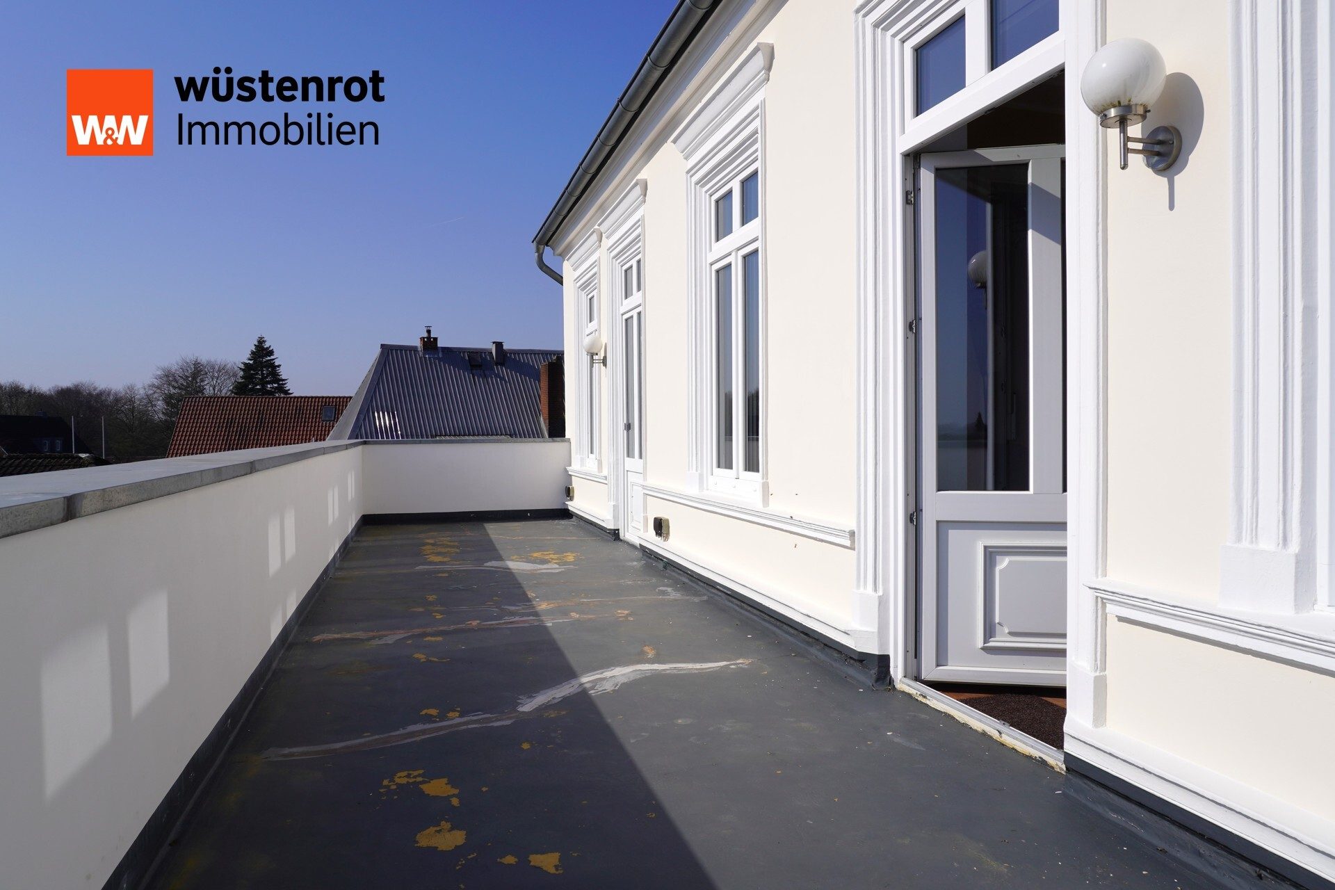 Immobilienangebot - Süsel - Alle - Repräsentative Villa mit vielseitigen Nutzungsmöglichkeiten in Ostseenähe - 365 qm, 13 Zimmer - Große Familie - Generationswohnen - Wohnen & Arbeiten - Einliegerwohnung