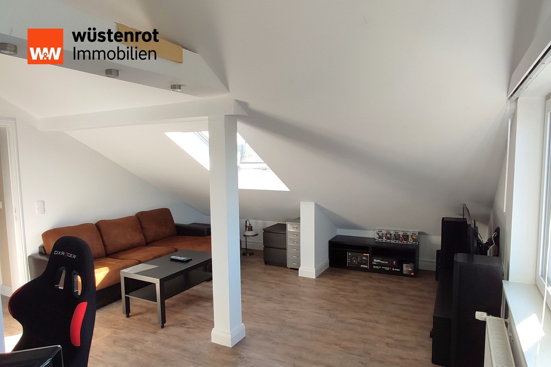 Immobilienangebot - Süsel - Alle - Repräsentative Villa mit vielseitigen Nutzungsmöglichkeiten in Ostseenähe - 365 qm, 13 Zimmer - Große Familie - Generationswohnen - Wohnen & Arbeiten - Einliegerwohnung