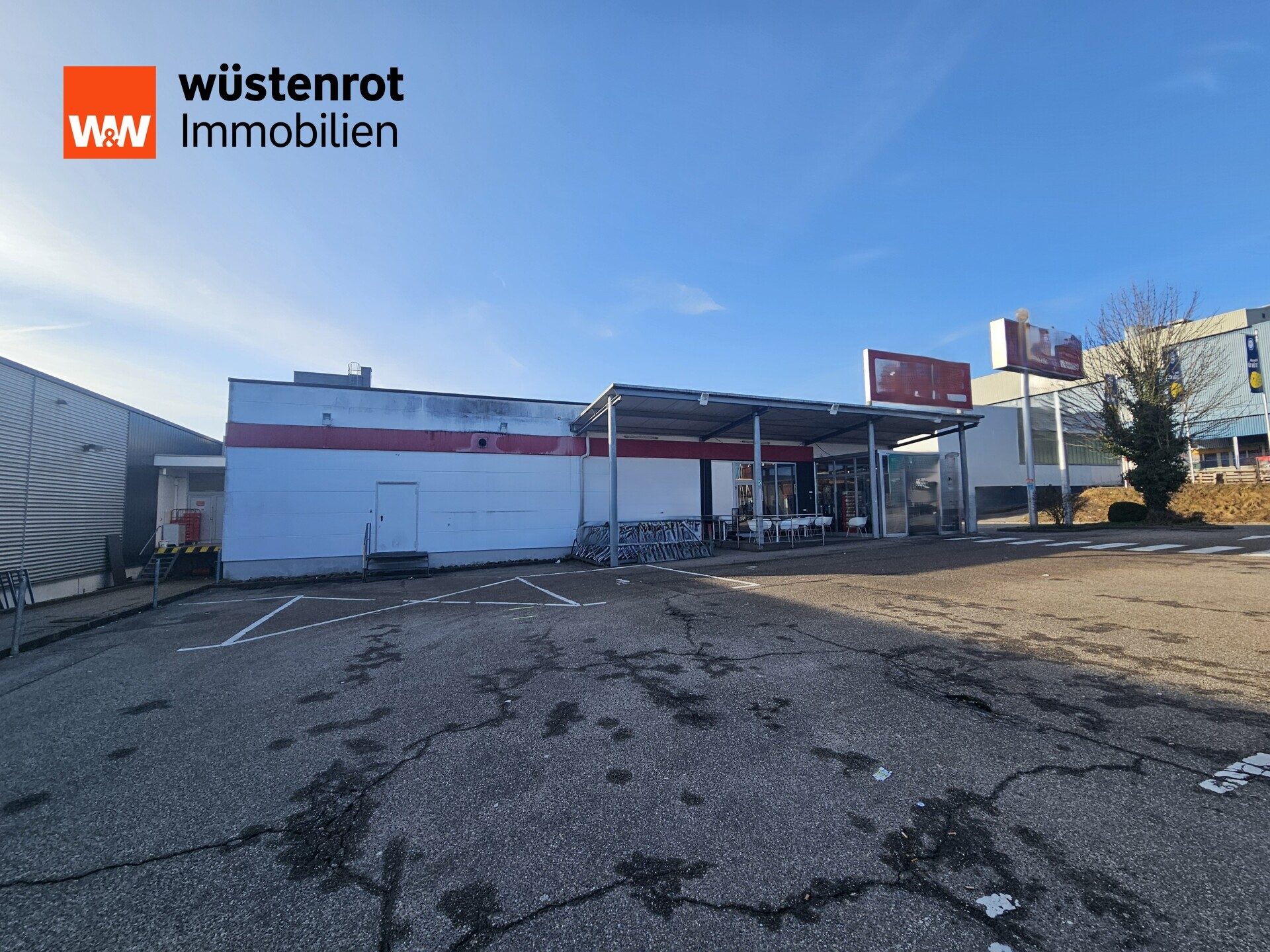Immobilienangebot - Freudenstadt - Alle - Attraktive Einzelhandelsimmobilie mit Wohnanteil / Büro und großem Grundstück. 
Ihre Chance!