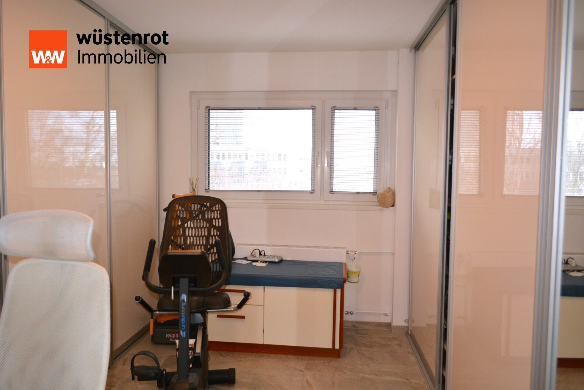 Immobilienangebot - Berlin / Marienfelde - Alle - Top gepflegte 4-Zimmer-Wohnung mit Balkon, Erbpacht