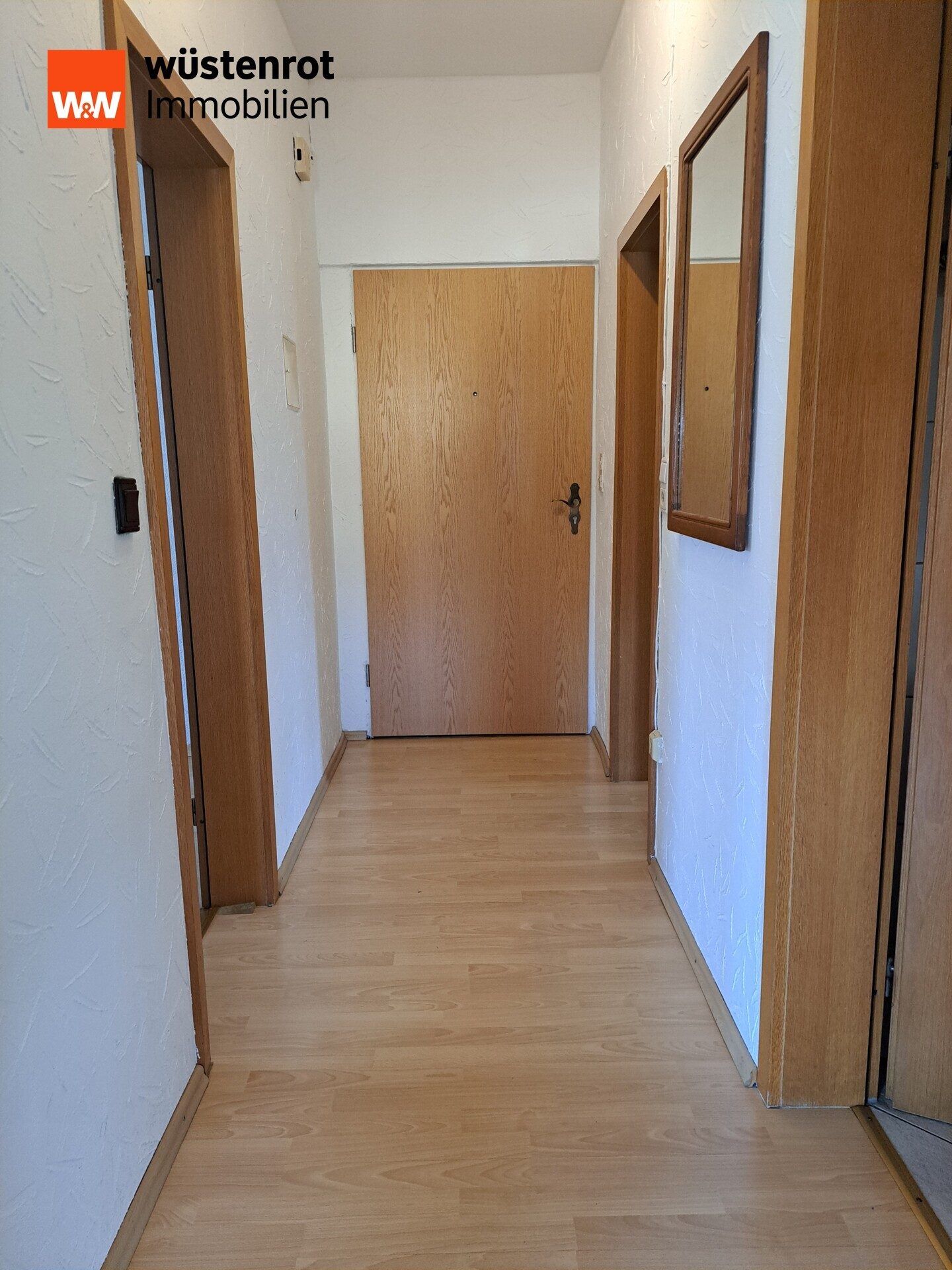 Immobilienangebot - Ingolstadt - Alle - Helle 3-Zimmer-Wohnung im 1. OG mit Stellplatz