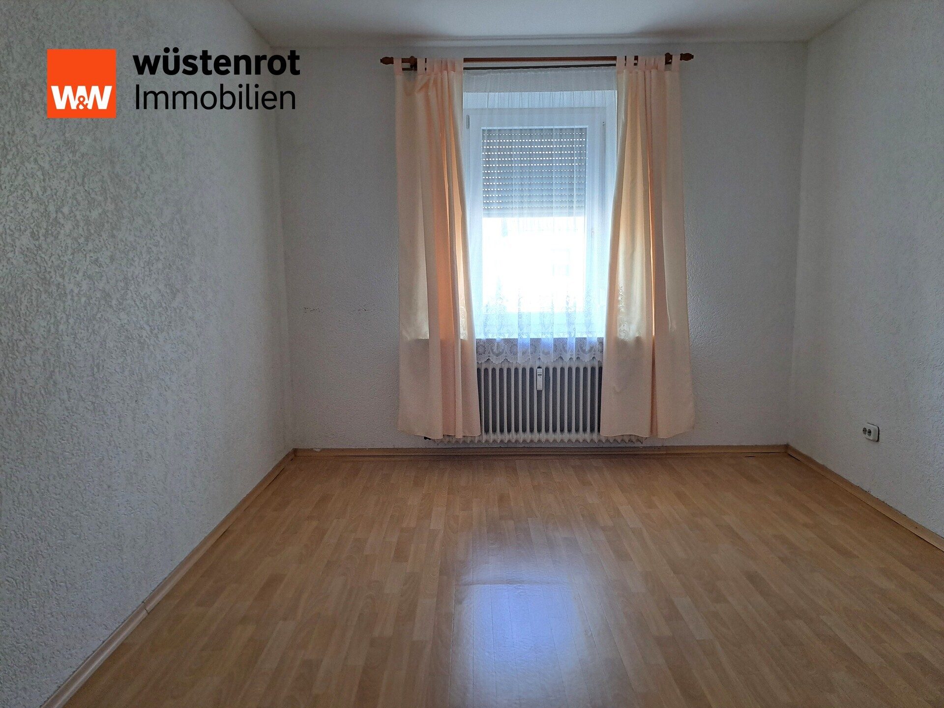 Immobilienangebot - Ingolstadt - Alle - Helle 3-Zimmer-Wohnung im 1. OG mit Stellplatz