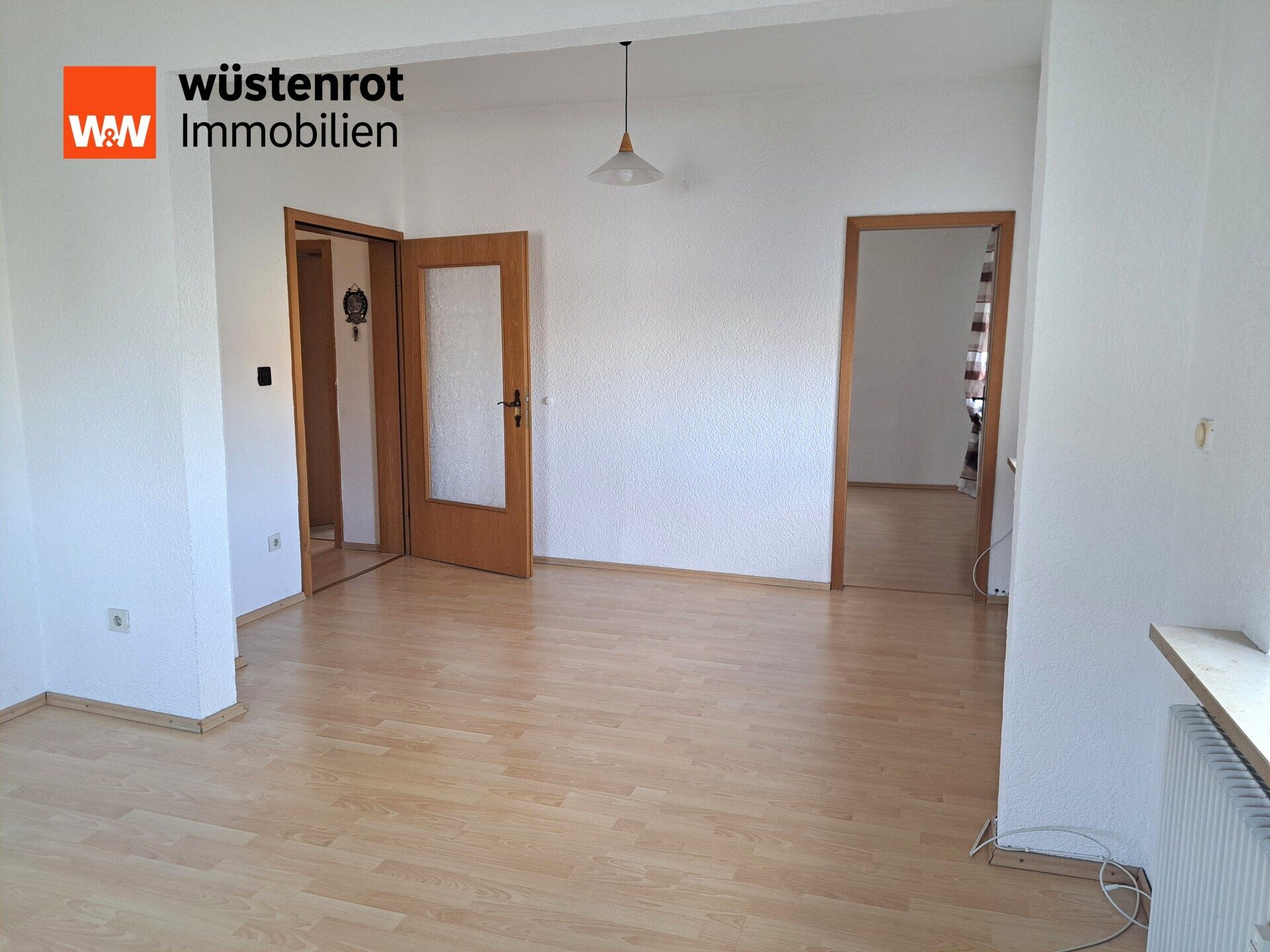 Immobilienangebot - Ingolstadt - Alle - Helle 3-Zimmer-Wohnung im 1. OG mit Stellplatz