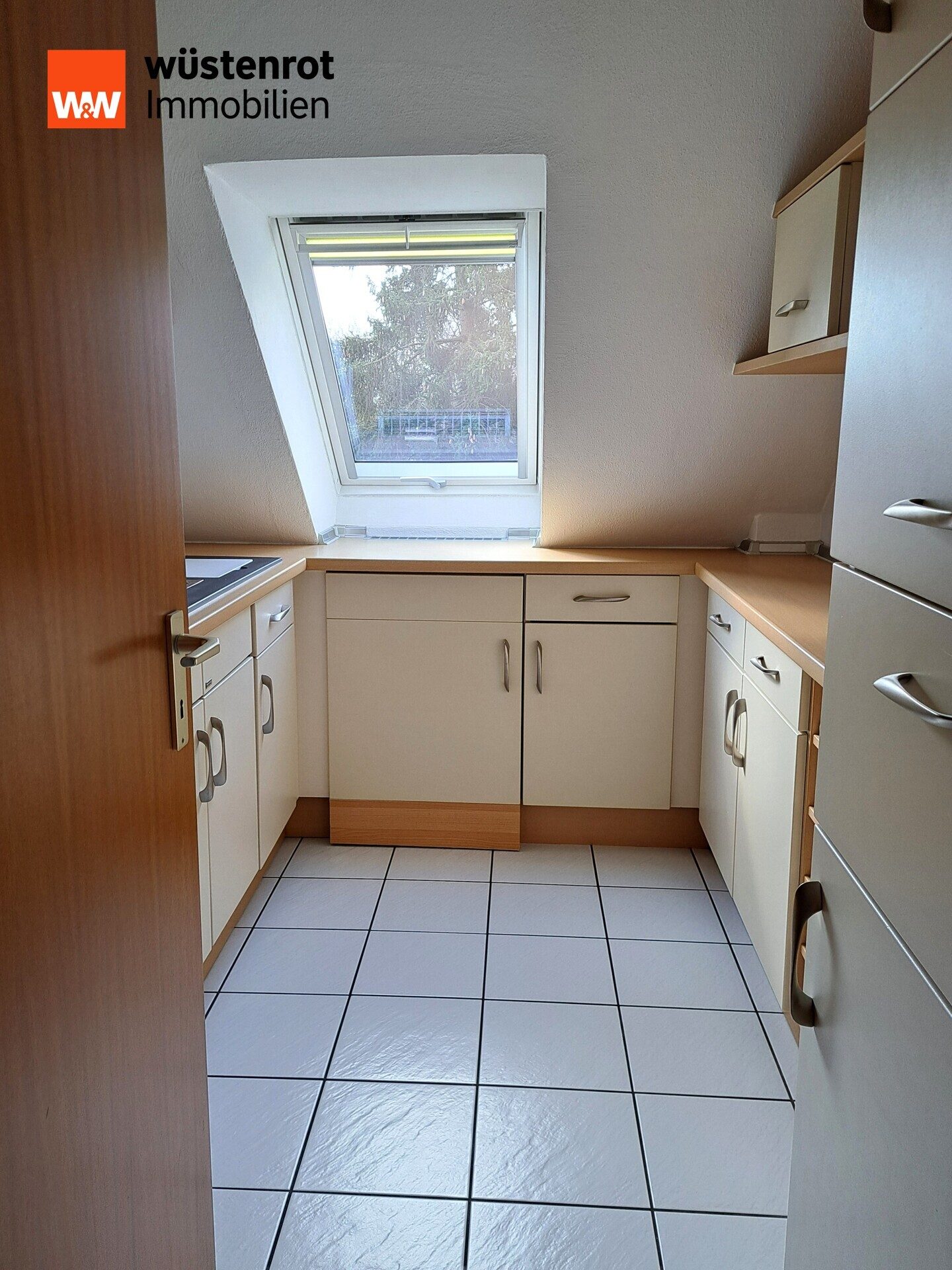 Immobilienangebot - Neufahrn - Alle - Helle, gut geschnittene 3-Zi.-Maisonette-Wohnung mit Balkon