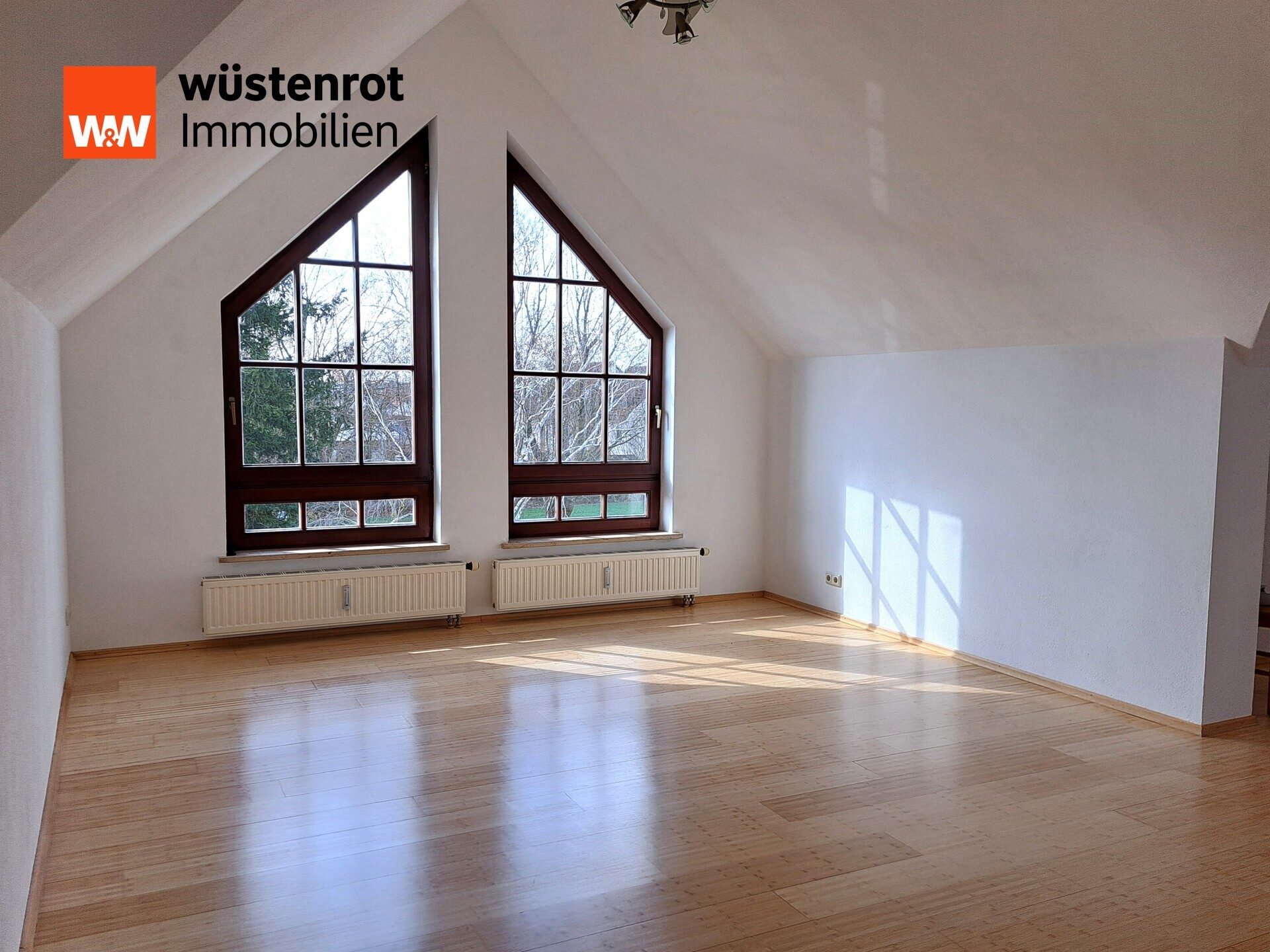 Immobilienangebot - Neufahrn - Alle - Helle, gut geschnittene 3-Zi.-Maisonette-Wohnung mit Balkon