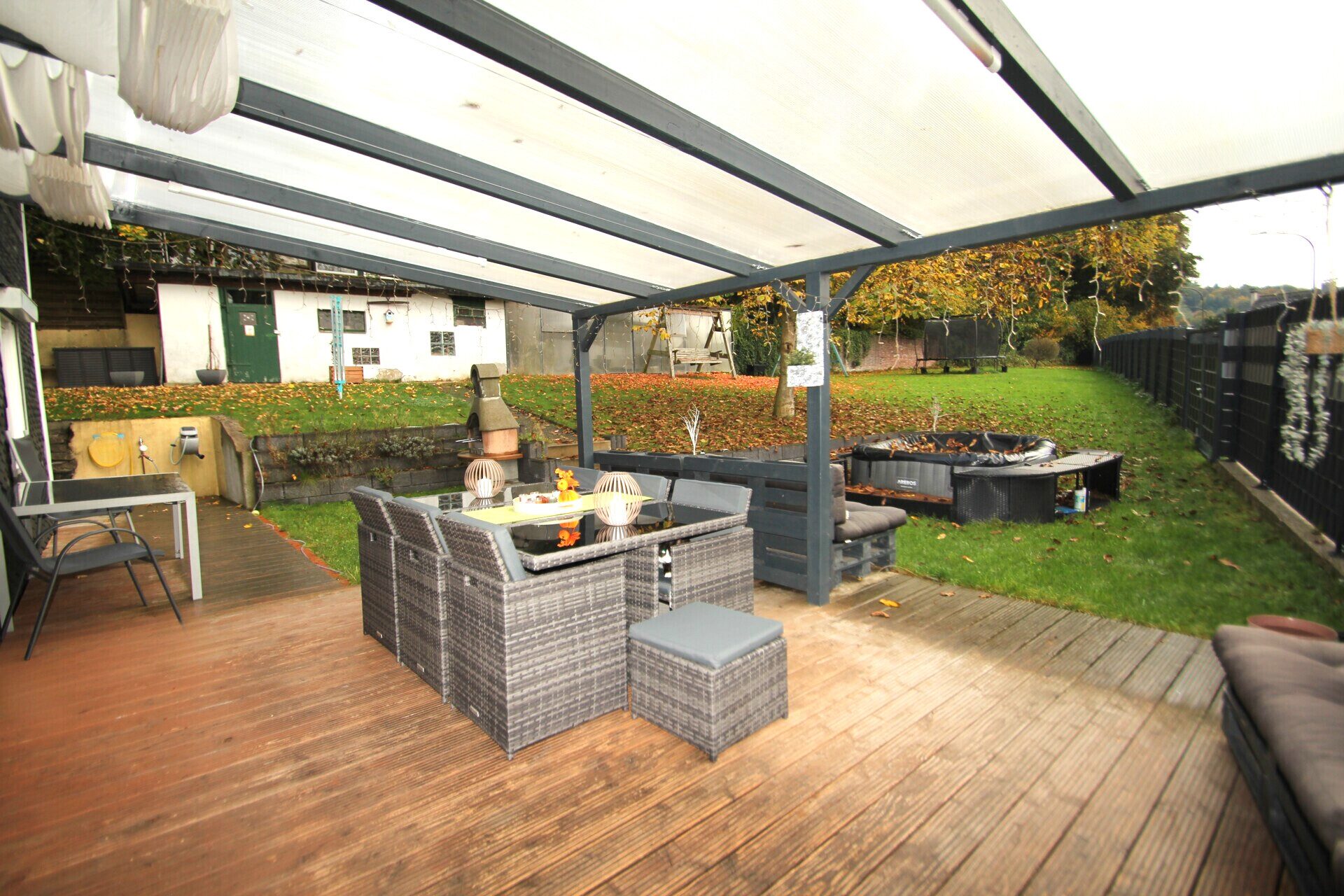 Immobilienangebot - Wuppertal - Alle - Heute schon an morgen denken!  Liebevoll renoviertes und gut vermietetes Einfamilienhaus mit großem Garten!
