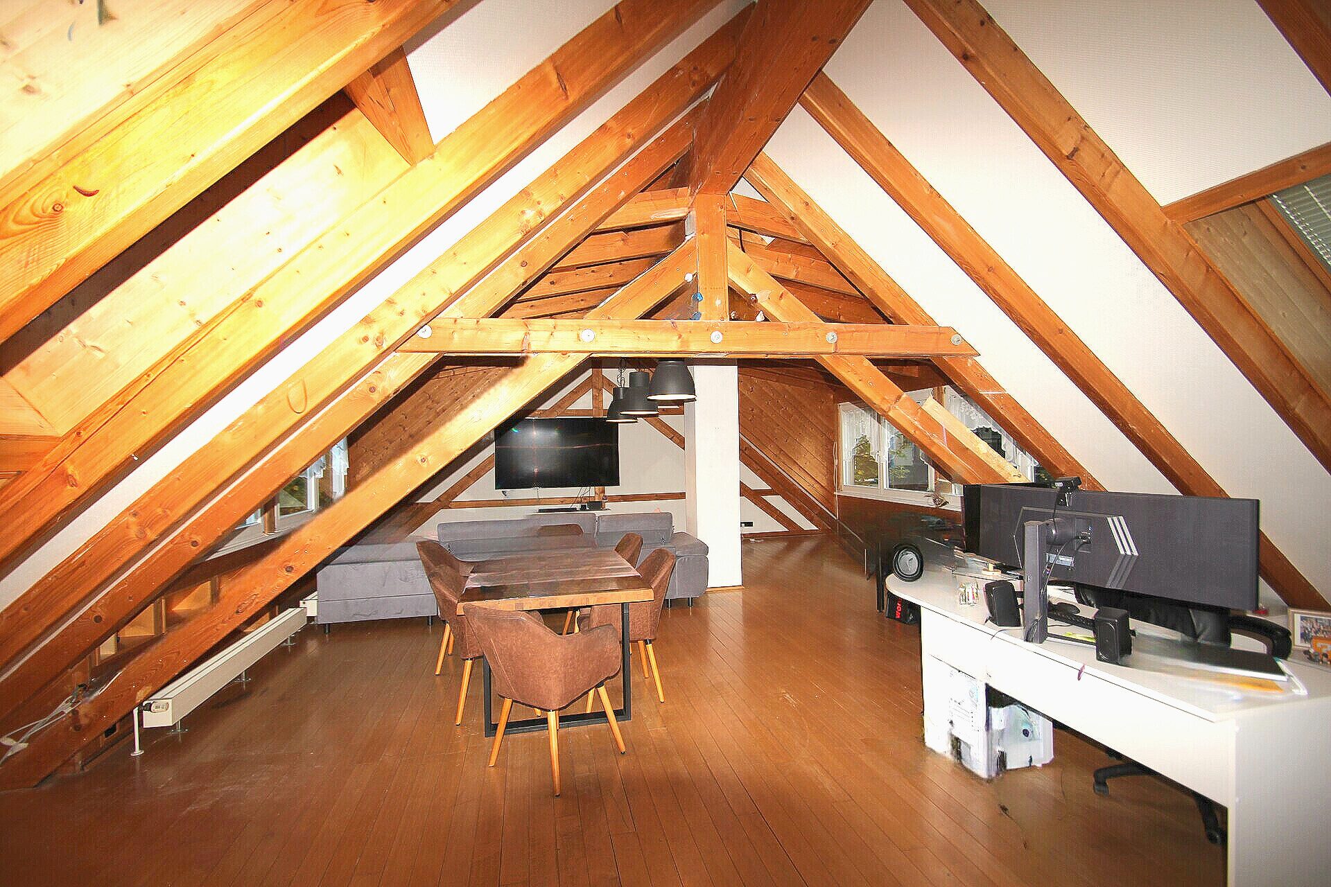 Immobilienangebot - Wuppertal - Alle - Heute schon an morgen denken!  Liebevoll renoviertes und gut vermietetes Einfamilienhaus mit großem Garten!