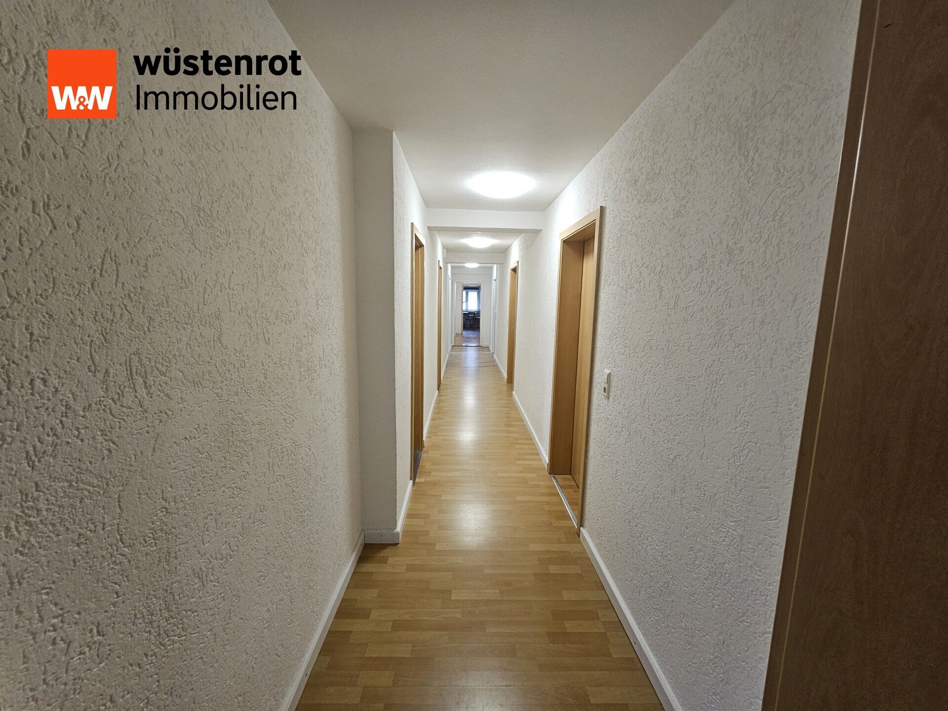 Immobilienangebot - Schramberg - Alle - Zimmervermietung, bis zu 15 Personen, Monteur-/Handwerker-/Pendlerzimmer in 1A Lage von Schramberg!