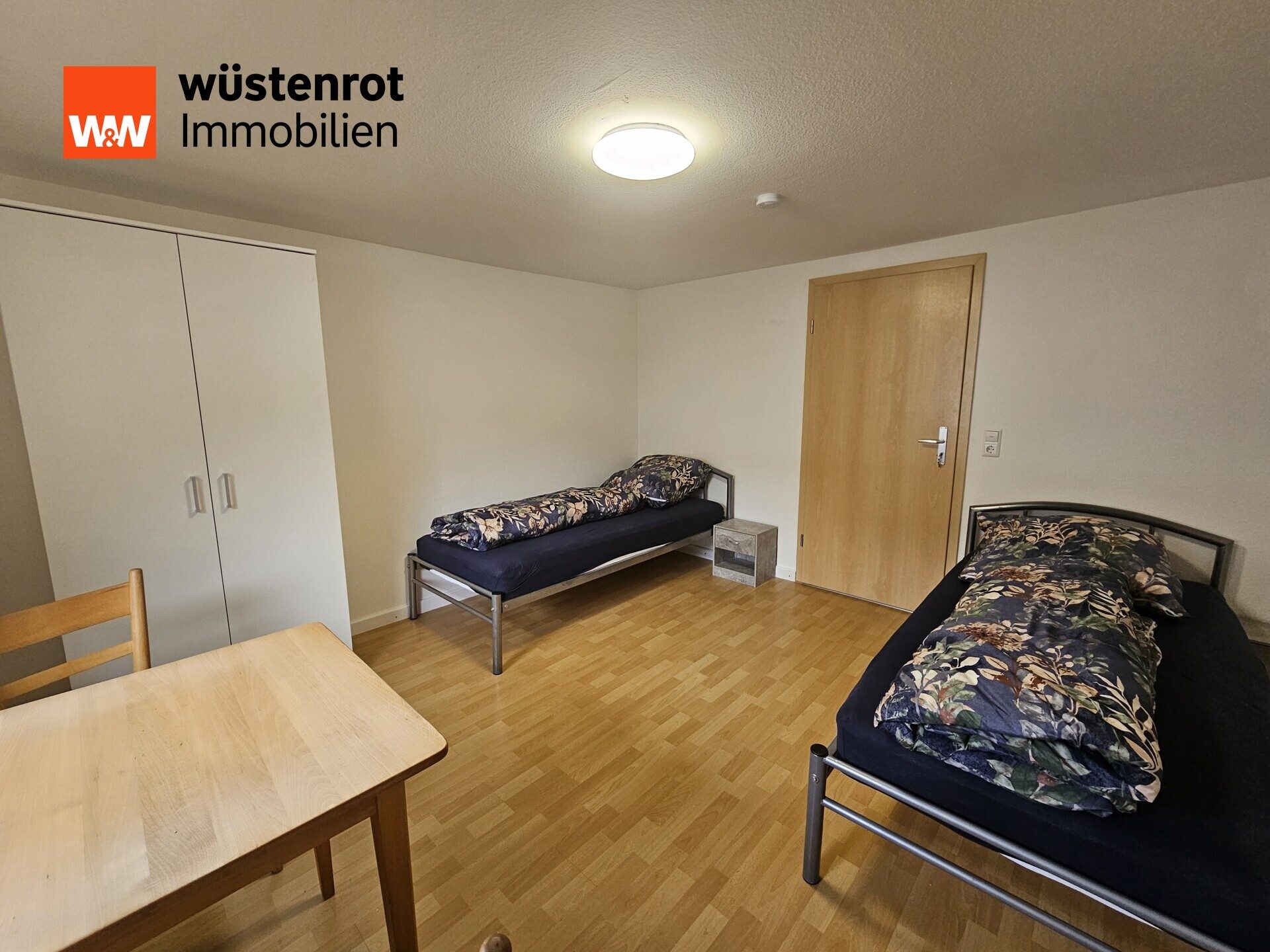 Immobilienangebot - Schramberg - Alle - Zimmervermietung, bis zu 15 Personen, Monteur-/Handwerker-/Pendlerzimmer in 1A Lage von Schramberg!