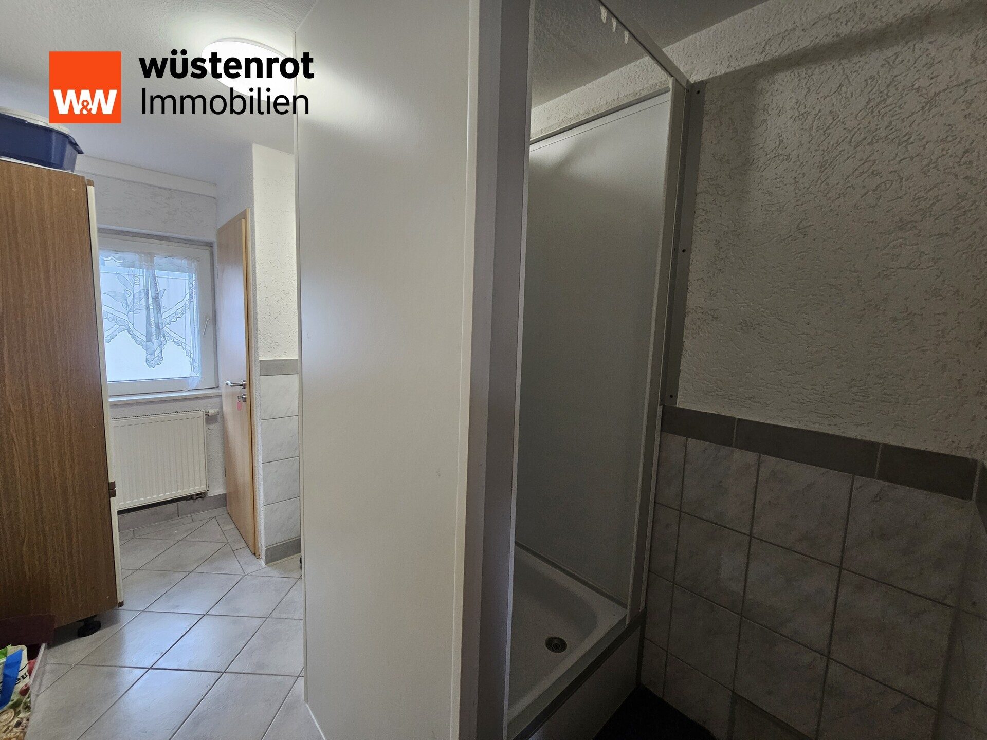 Immobilienangebot - Schramberg - Alle - Zimmervermietung, bis zu 15 Personen, Monteur-/Handwerker-/Pendlerzimmer in 1A Lage von Schramberg!