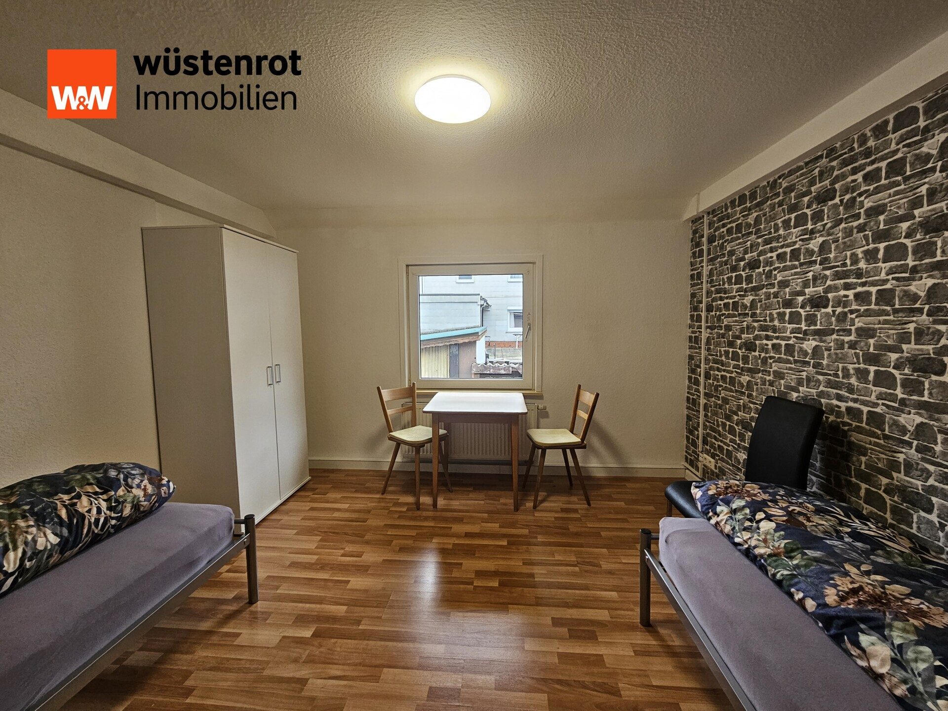 Immobilienangebot - Schramberg - Alle - Zimmervermietung, bis zu 15 Personen, Monteur-/Handwerker-/Pendlerzimmer in 1A Lage von Schramberg!