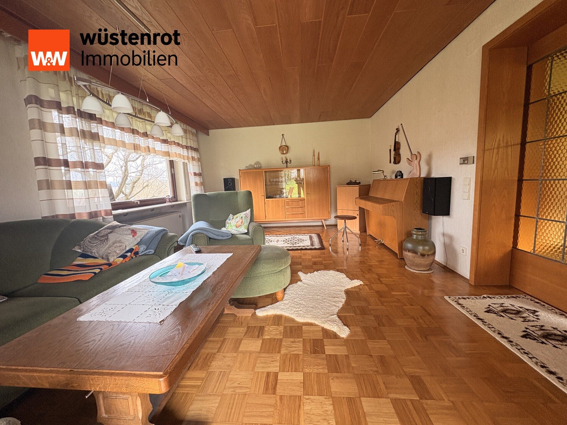 Immobilienangebot - Oberderdingen / Großvillars - Alle - Großzügiges Anwesen mit beeindruckendem Wohnhaus und weitläufiger Scheune