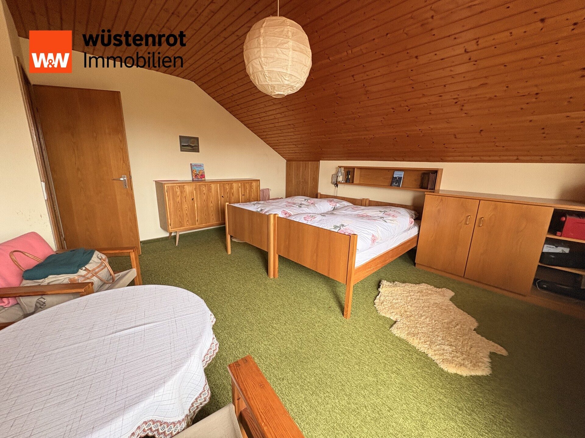 Immobilienangebot - Oberderdingen / Großvillars - Alle - Großzügiges Anwesen mit beeindruckendem Wohnhaus und weitläufiger Scheune