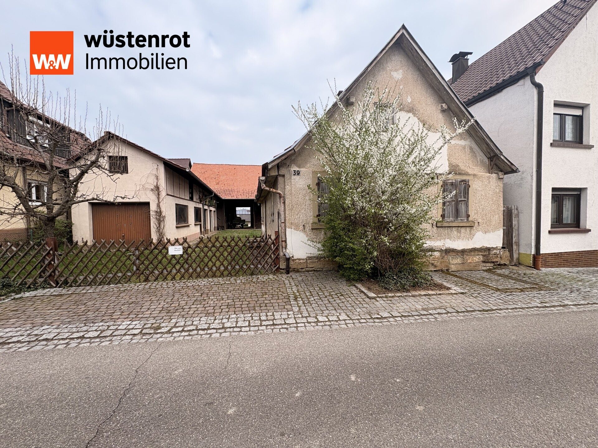 Immobilienangebot - Oberderdingen / Großvillars - Alle - Großzügiges Grundstück mit massiver Scheune und Abrissobjekt – ideales Projekt für Neubau und individuelle Nutzung