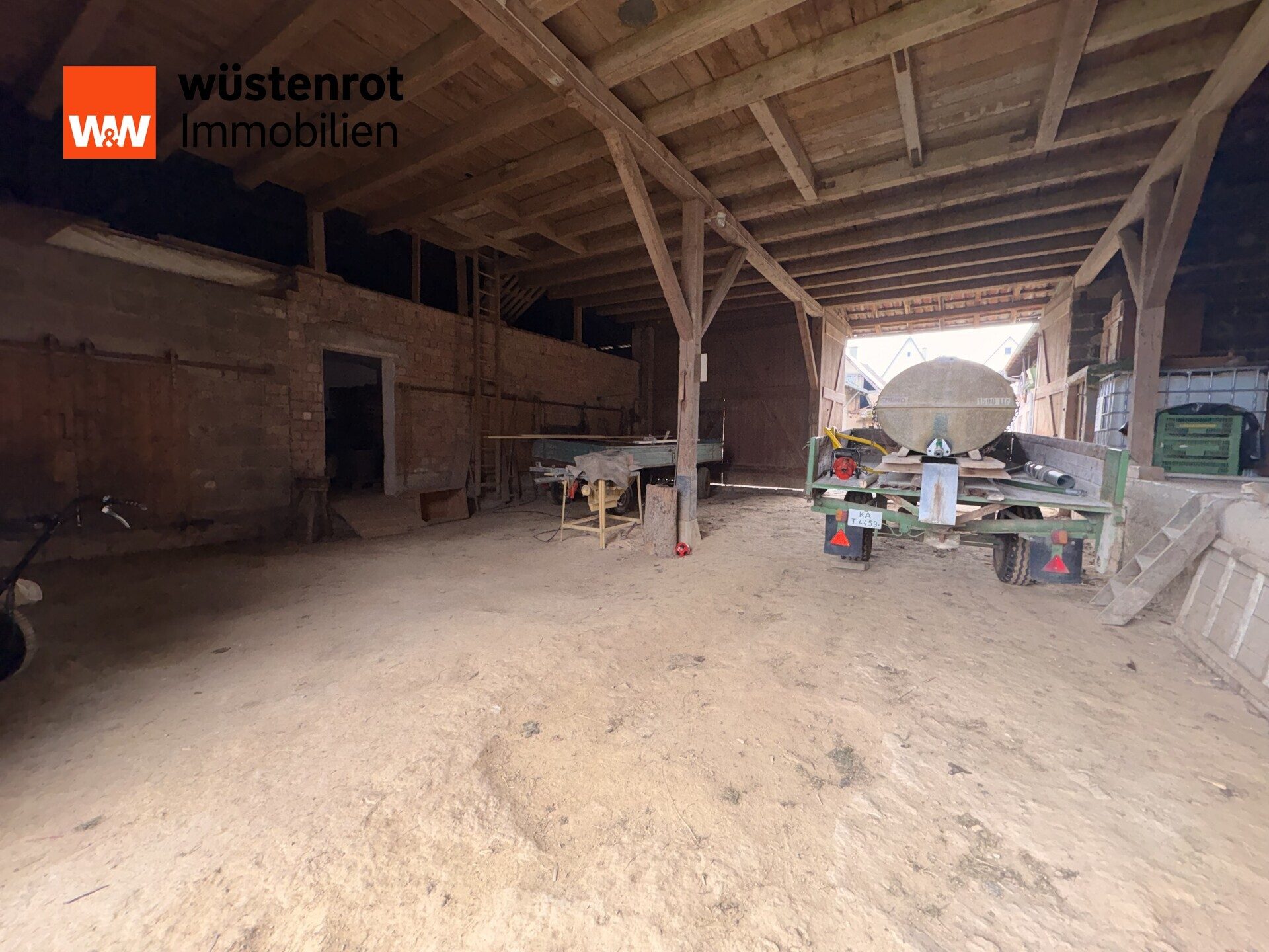 Immobilienangebot - Oberderdingen / Großvillars - Alle - Großzügiges Grundstück mit massiver Scheune und Abrissobjekt – ideales Projekt für Neubau und individuelle Nutzung