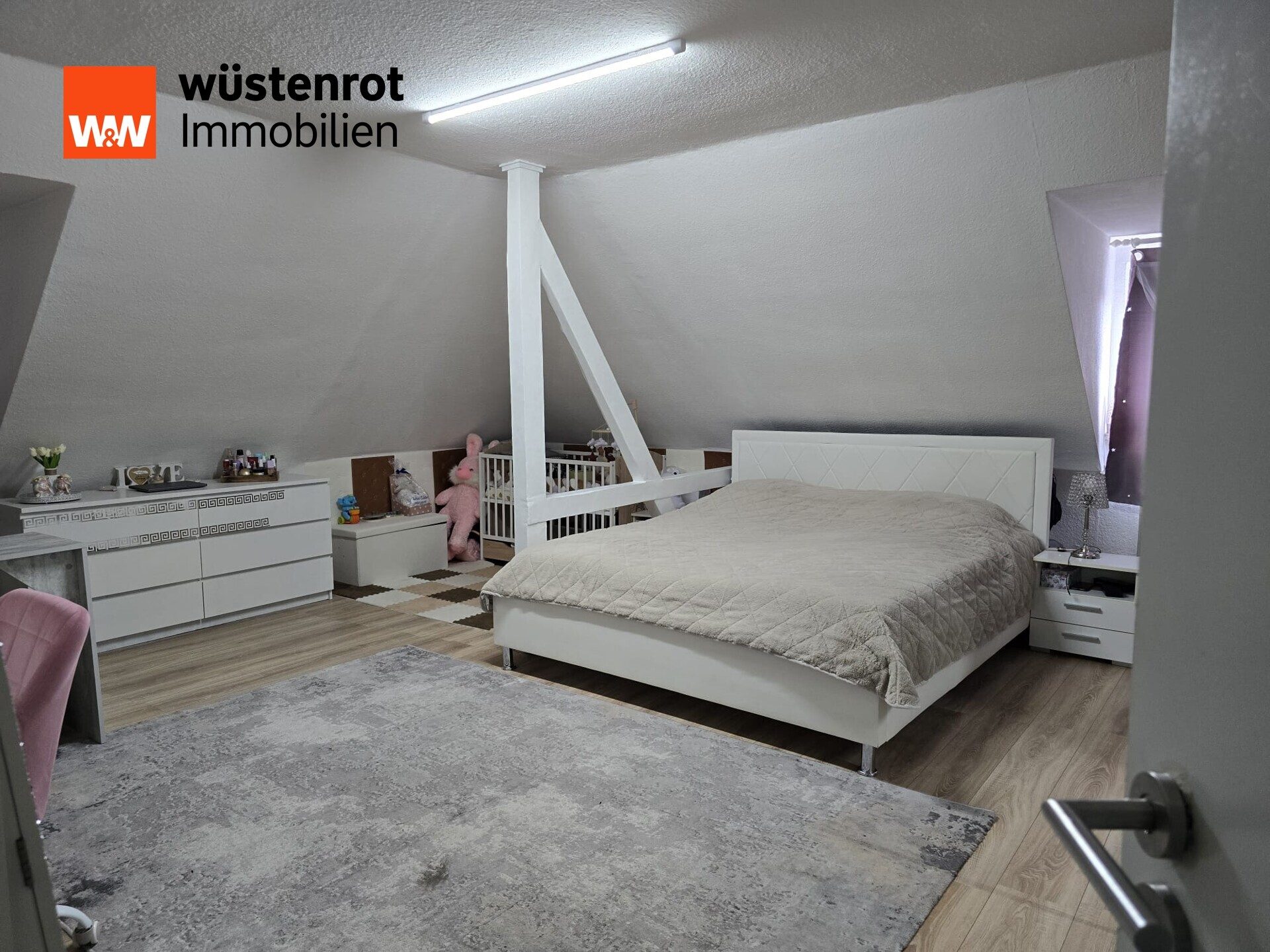 Immobilienangebot - Pforzheim - Alle - Großzügige 3-Zimmer-Wohnung – Modernisiert & Lichtdurchflutet – Vermietet