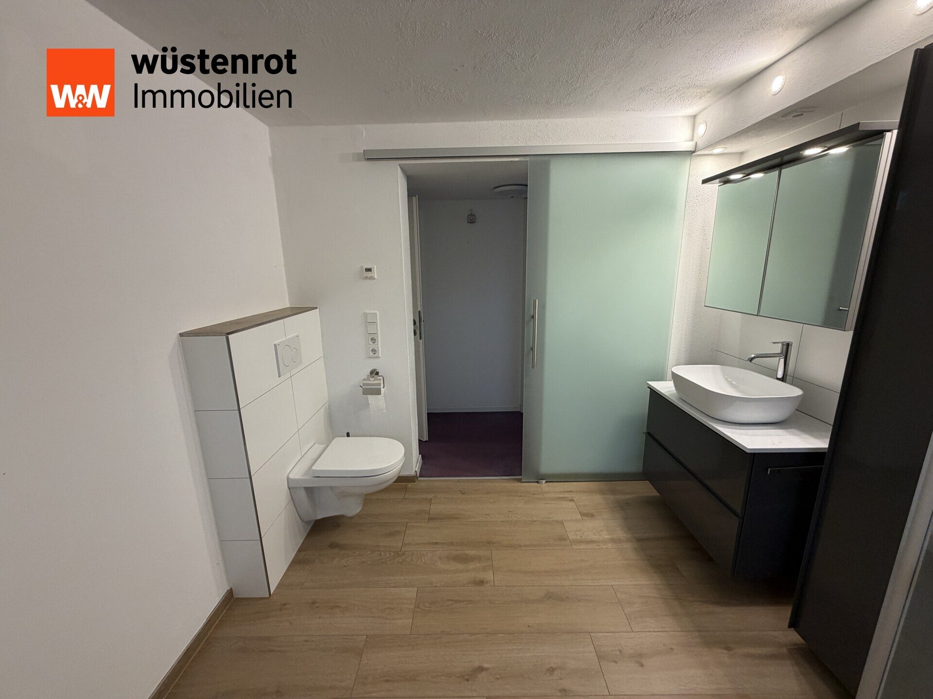 Immobilienangebot - Reutlingen - Alle - Attraktives Einfamilienhaus mit ca. 130 m² Gesamtfläche und viel Privatsphäre