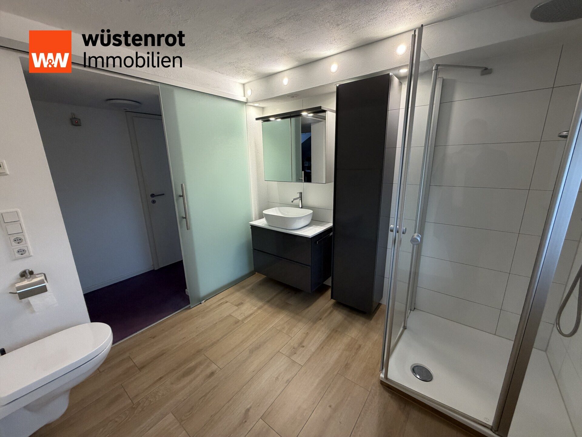 Immobilienangebot - Reutlingen - Alle - Attraktives Einfamilienhaus mit ca. 130 m² Gesamtfläche und viel Privatsphäre