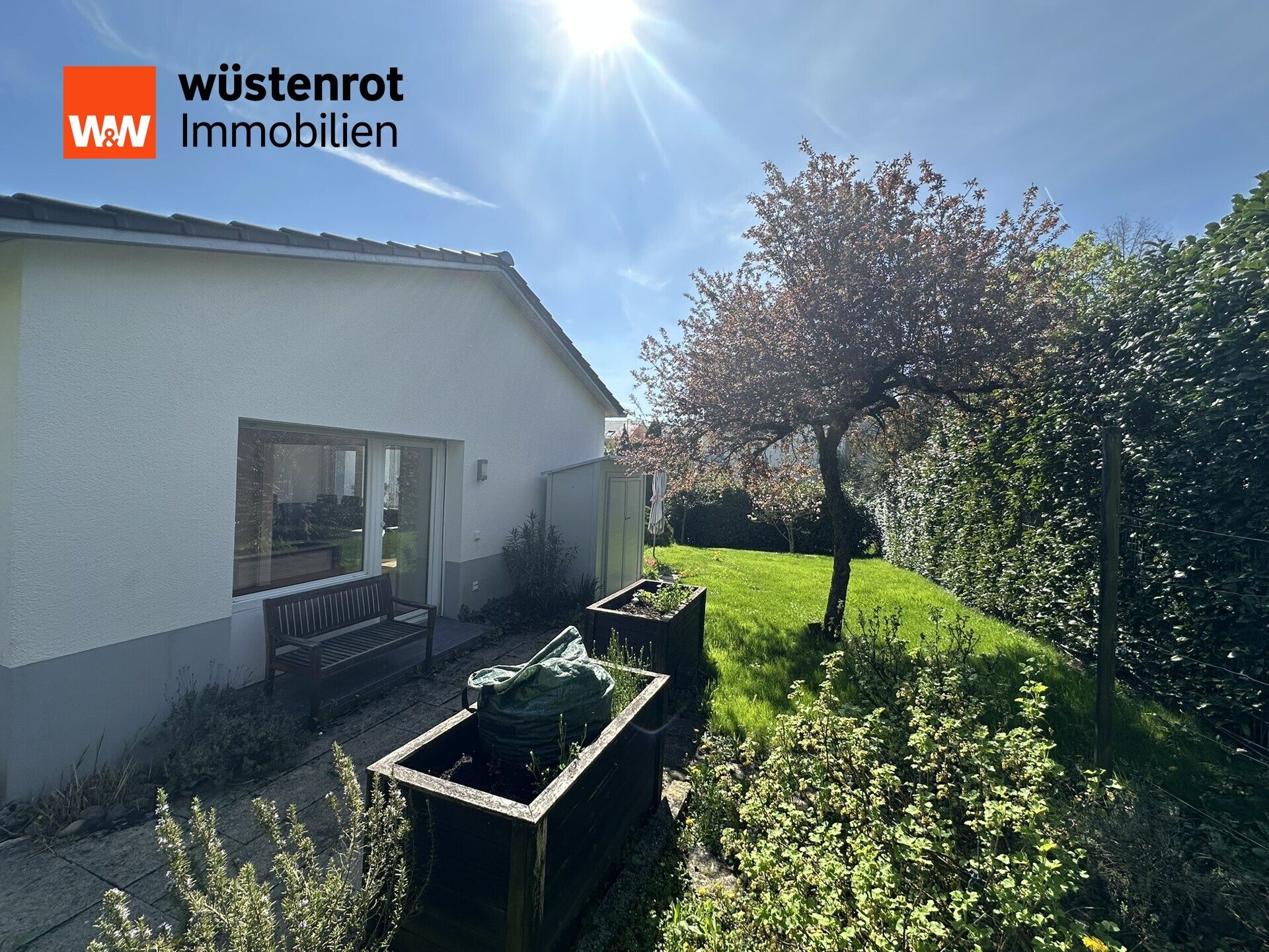 Immobilienangebot - Reutlingen - Alle - Attraktives Einfamilienhaus mit ca. 130 m² Gesamtfläche und viel Privatsphäre